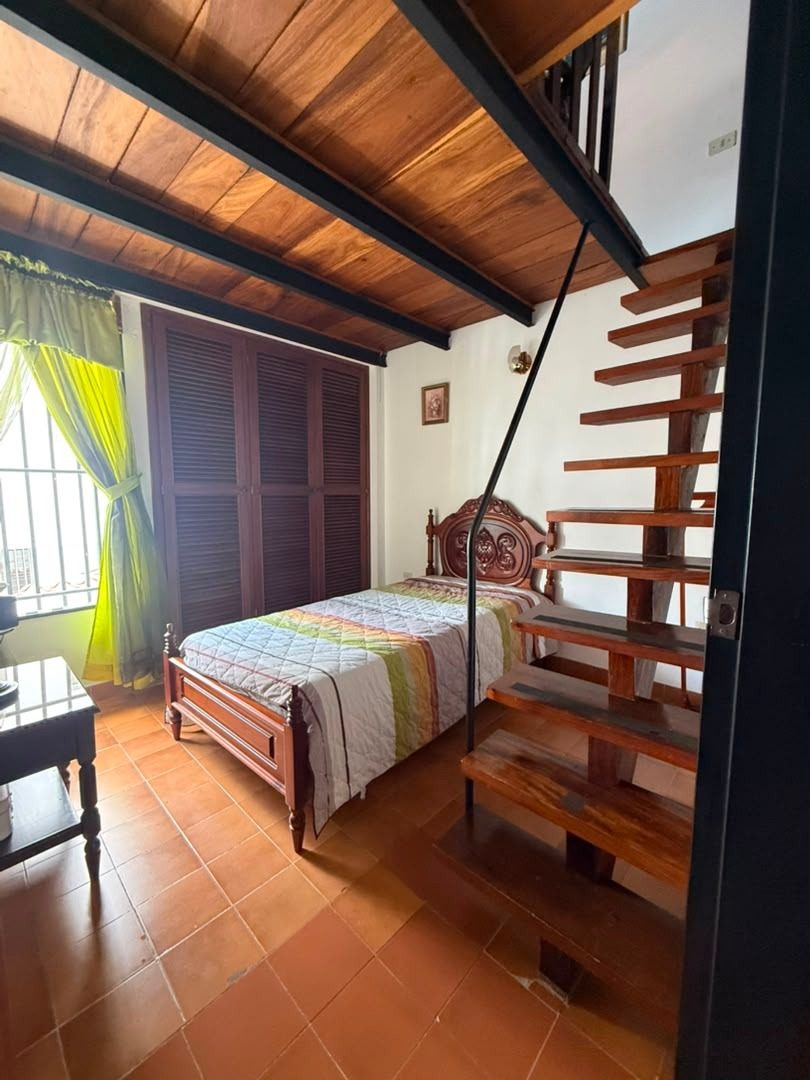 Exclusiva Quinta en Venta | Urb. Las Tapias, Mérida. Vzla. M-80 · $ 165.000 · Thays León | Asesora Inmobiliaria 11