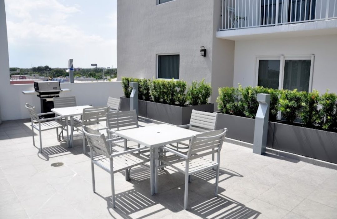 Rento Apartamento de 1h.1b.1p en La Pequeña Habana. Precio Especial. 33125 · $ 2.175 · Thays León | Asesora Inmobiliaria 4