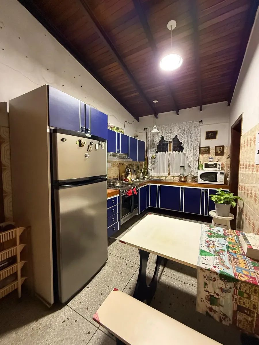 Quinta de 2 niveles. Av. Andrés Bello,  Urb. San Cristóbal. Mérida. Vzla.   M-41 · $ 140.000 · Thays León  | Asesora Inmobiliaria 18