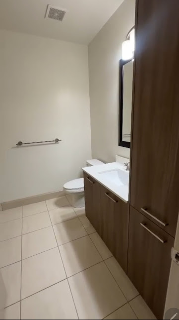 Rento Apartamento Tipo Estudio  con 1 hab, en Doral  $2.058.   33178 · $ 2.058 · Thays León  | Asesora Inmobiliaria 18