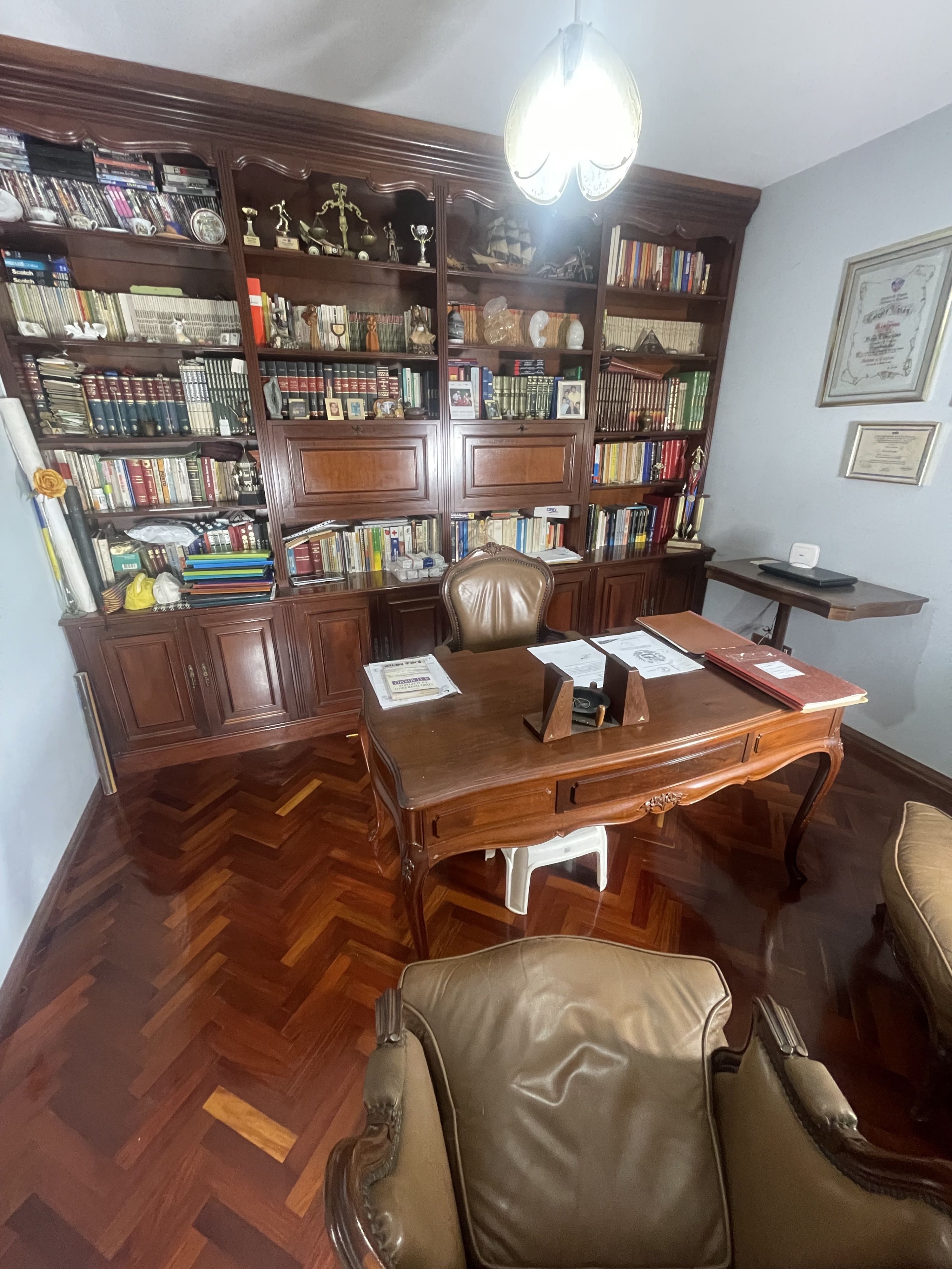 Casa amoblada  en Venta |Macaracuay. Caracas. Venezuela.  (G). · $ 350.000 · Thays León  | Asesora Inmobiliaria 10