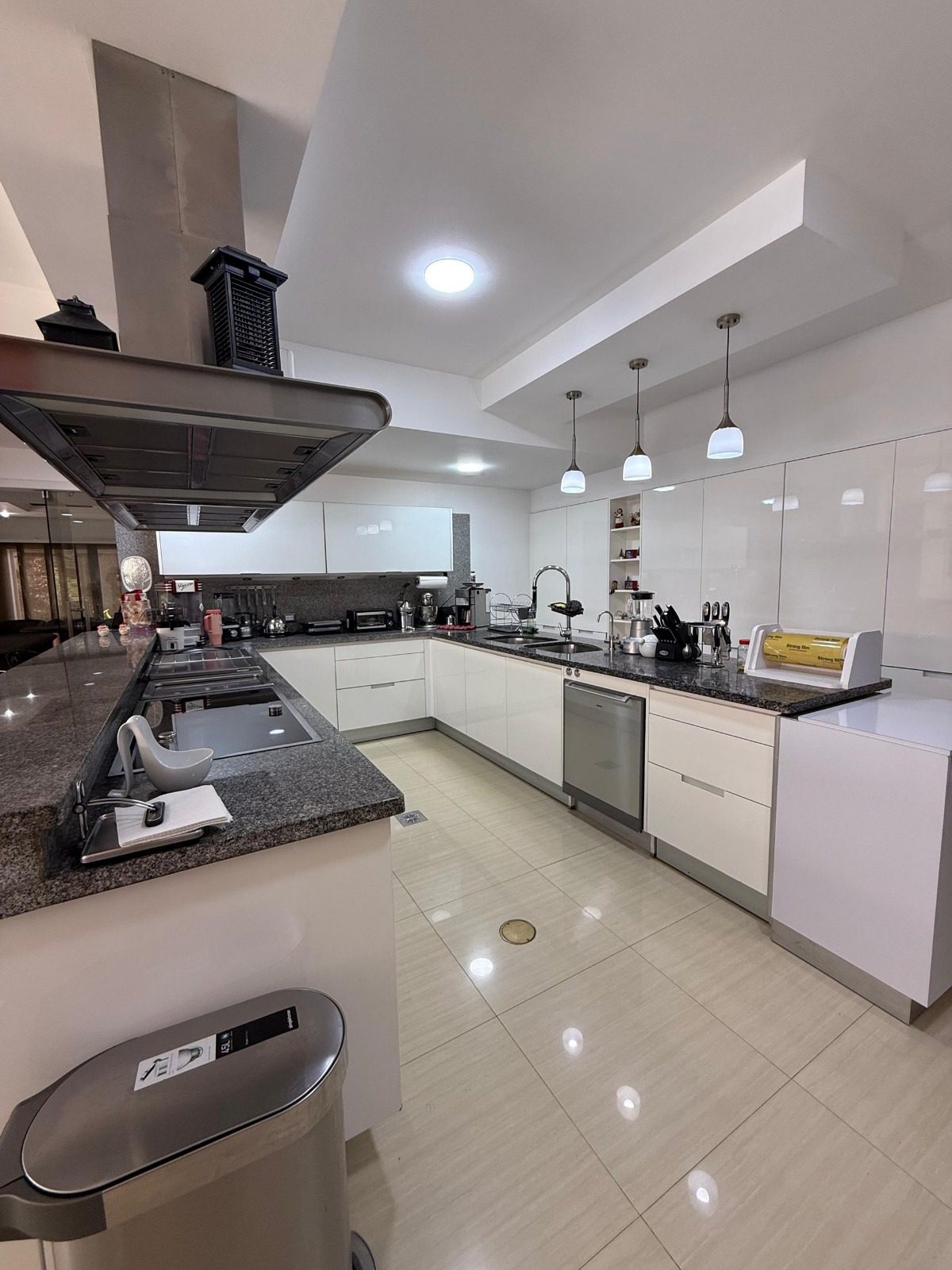 Exclusiva Casa Quinta de Lujo con Cine, Piscina y Gimnasio en Alto Chama, Mérida. Venezuela. M-101 · $ 680.000 · Thays León | Asesora Inmobiliaria 16