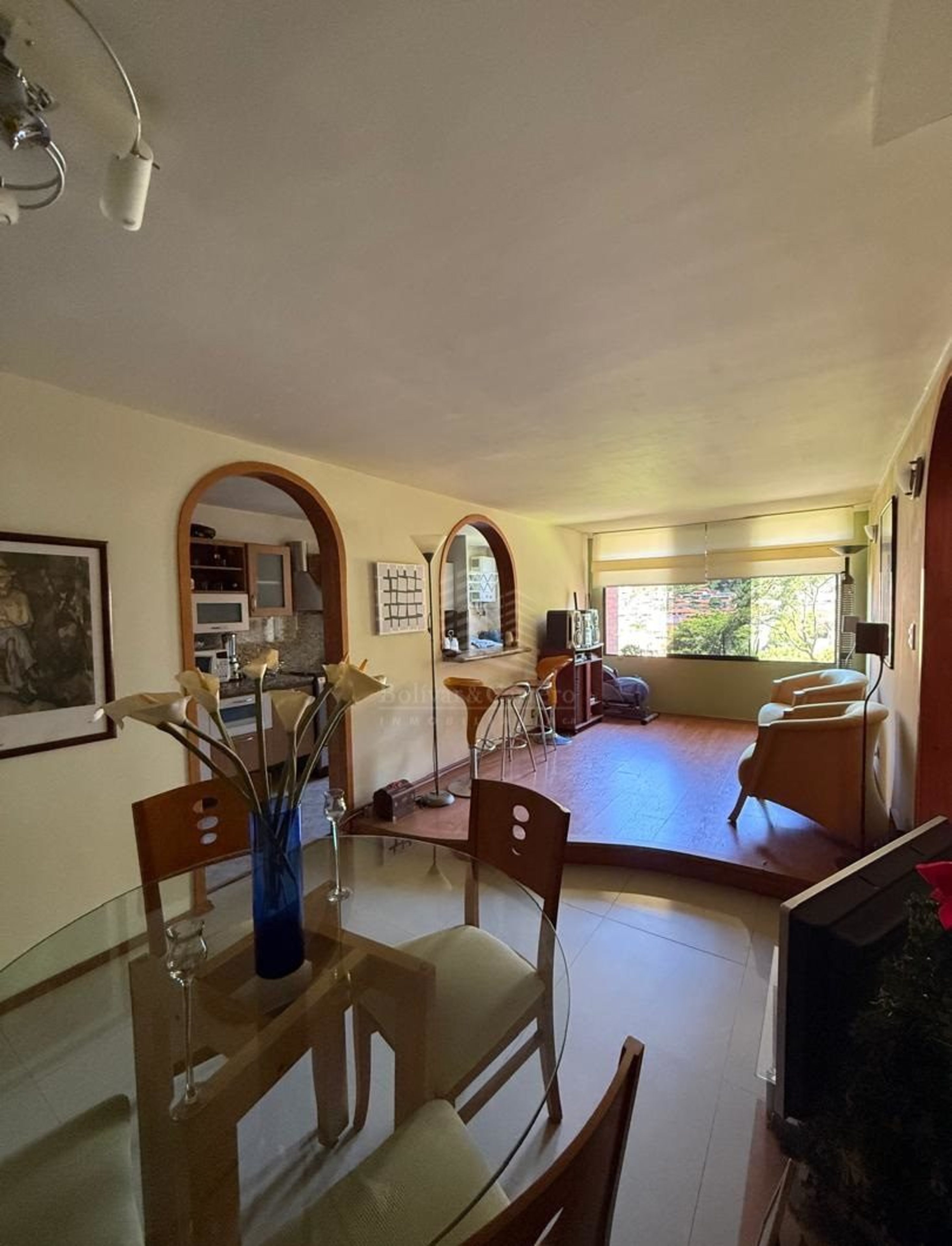 Apartamento en Resd. El Rodeo, Av. Las Américas, Mérida .Venezuela. M6-40 · $ 85.000 · Thays León | Asesora Inmobiliaria 2