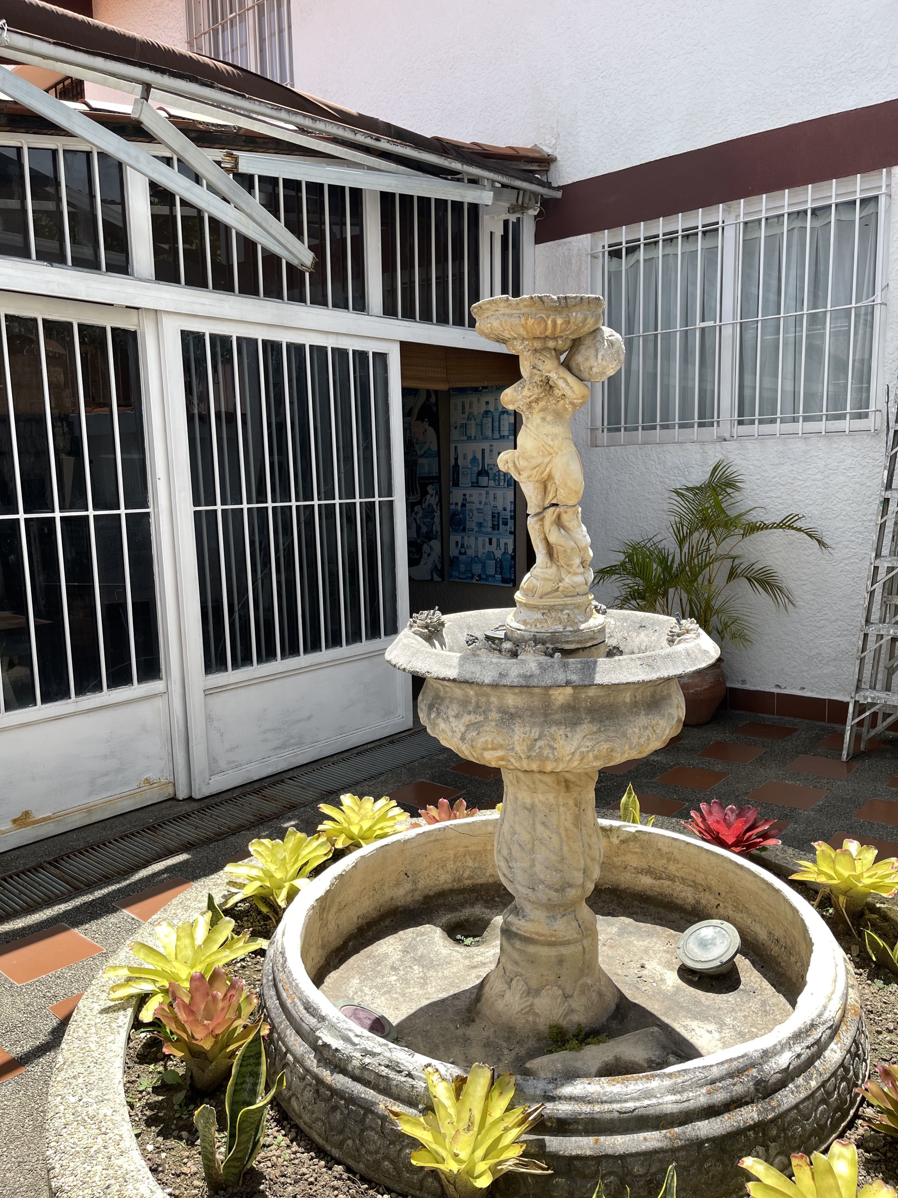 Casa amoblada  en Venta |Macaracuay. Caracas. Venezuela.  (G). · $ 350.000 · Thays León  | Asesora Inmobiliaria 16