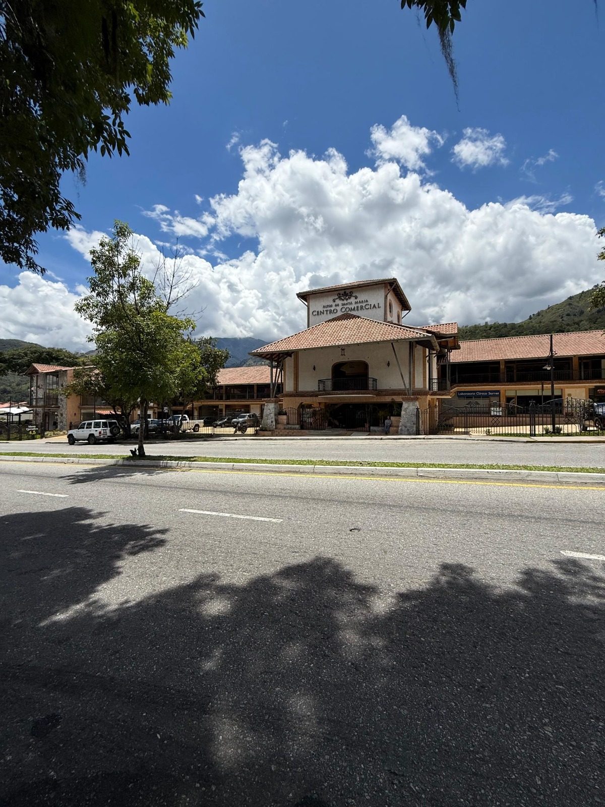 Oportunidad de Inversión Comercial: Local de 86 m² con Mezzanina en La Vuelta de Lola $70K Mérida. Venezuela.   M-870 · $ 70.000 · Thays León  | Asesora Inmobiliaria 8