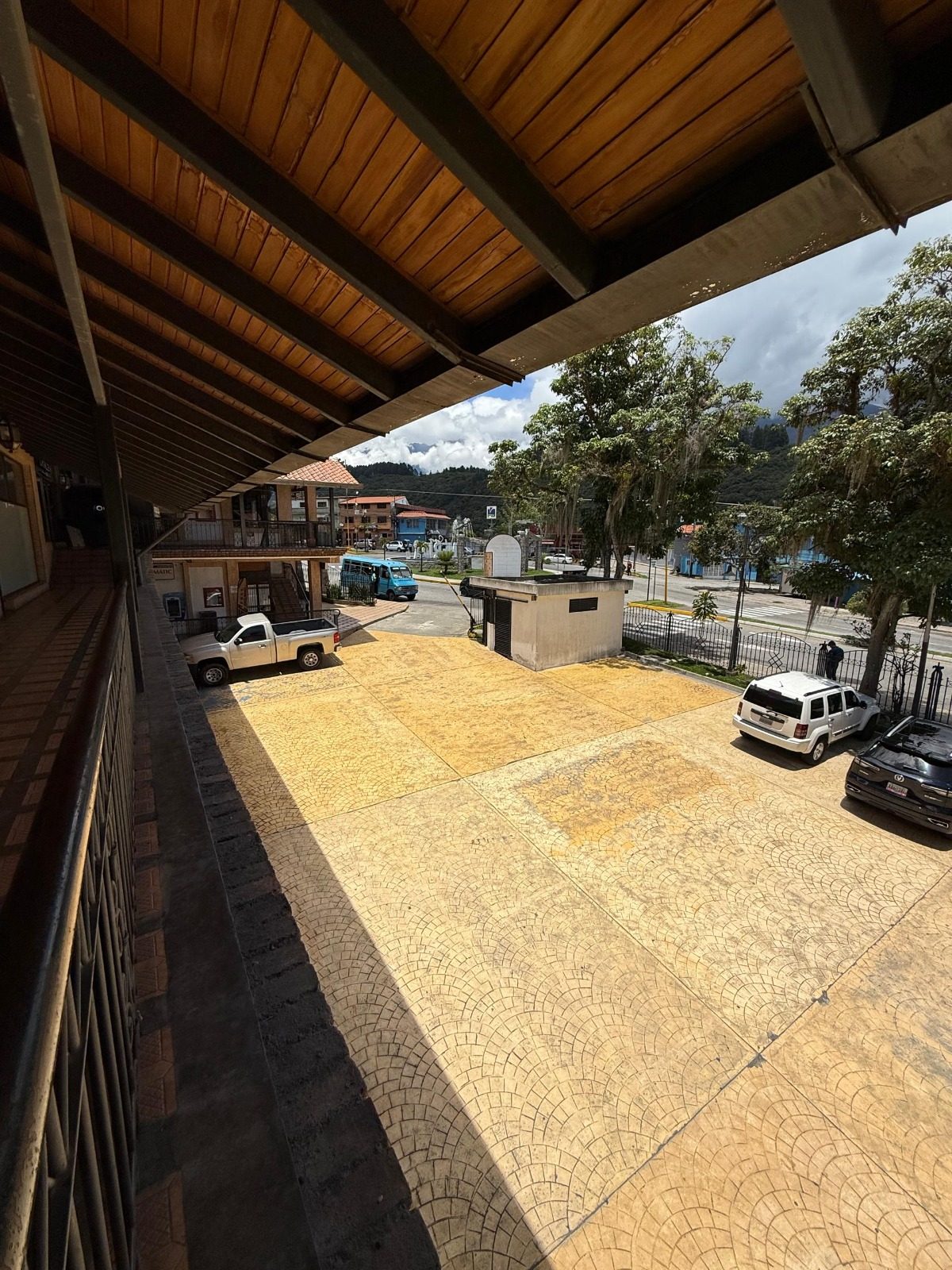 Oportunidad de Inversión Comercial: Local de 86 m² con Mezzanina en La Vuelta de Lola $70K Mérida. Venezuela.   M-870 · $ 70.000 · Thays León  | Asesora Inmobiliaria 4