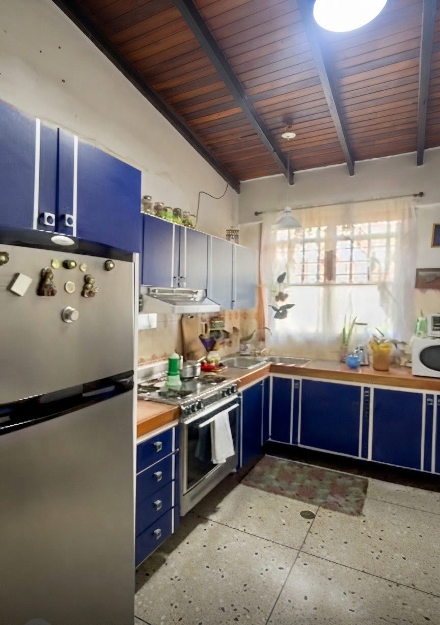 Quinta de 2 niveles. Av. Andrés Bello,  Urb. San Cristóbal. Mérida. Vzla.   M-41 · $ 140.000 · Thays León  | Asesora Inmobiliaria 16