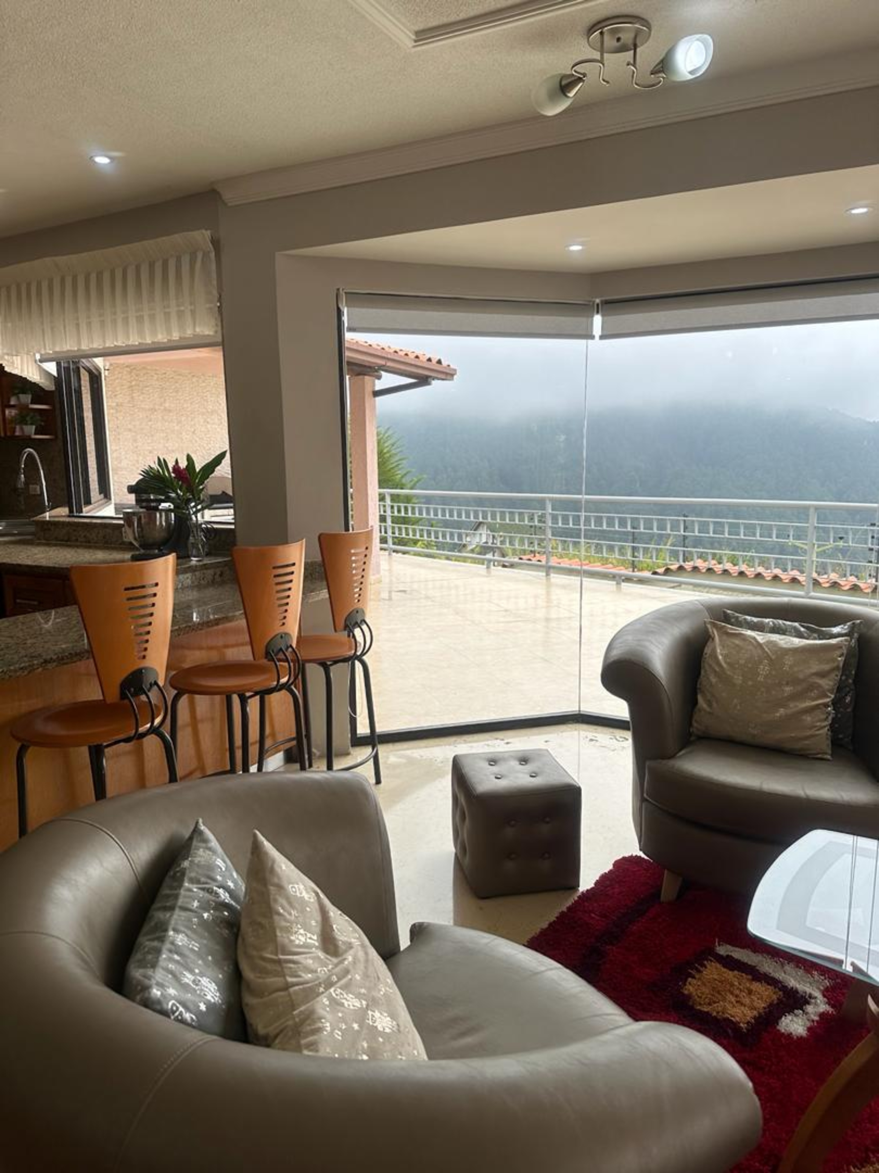 QUINTA  amoblada . 1.200 M2  Terreno, vía JAJÍ,  en la ciudad de Mérida. Venezuela .    (M-651) · $ 300.000 · Thays León  | Asesora Inmobiliaria 3