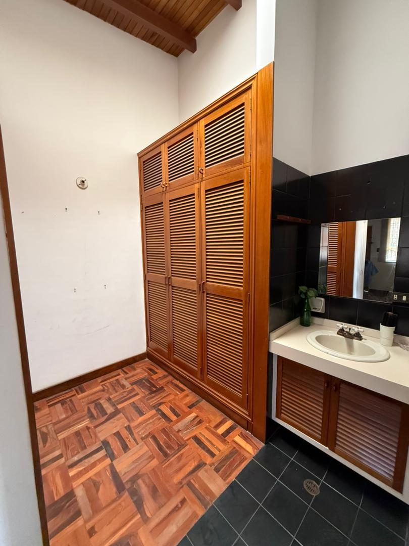 Quinta en Urb. Las Tapias, (6) habitaciones..   Mérida   M6-20 · $ 180.000 · Thays León  | Asesora Inmobiliaria 5