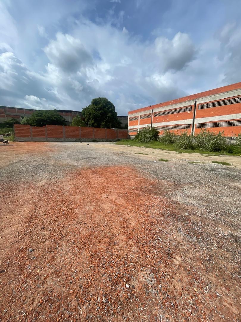 Terreno Top en Guatire. Venezuela. Uso Comercial/Industrial (Y) · $ 195.000 · Thays León | Asesora Inmobiliaria 3