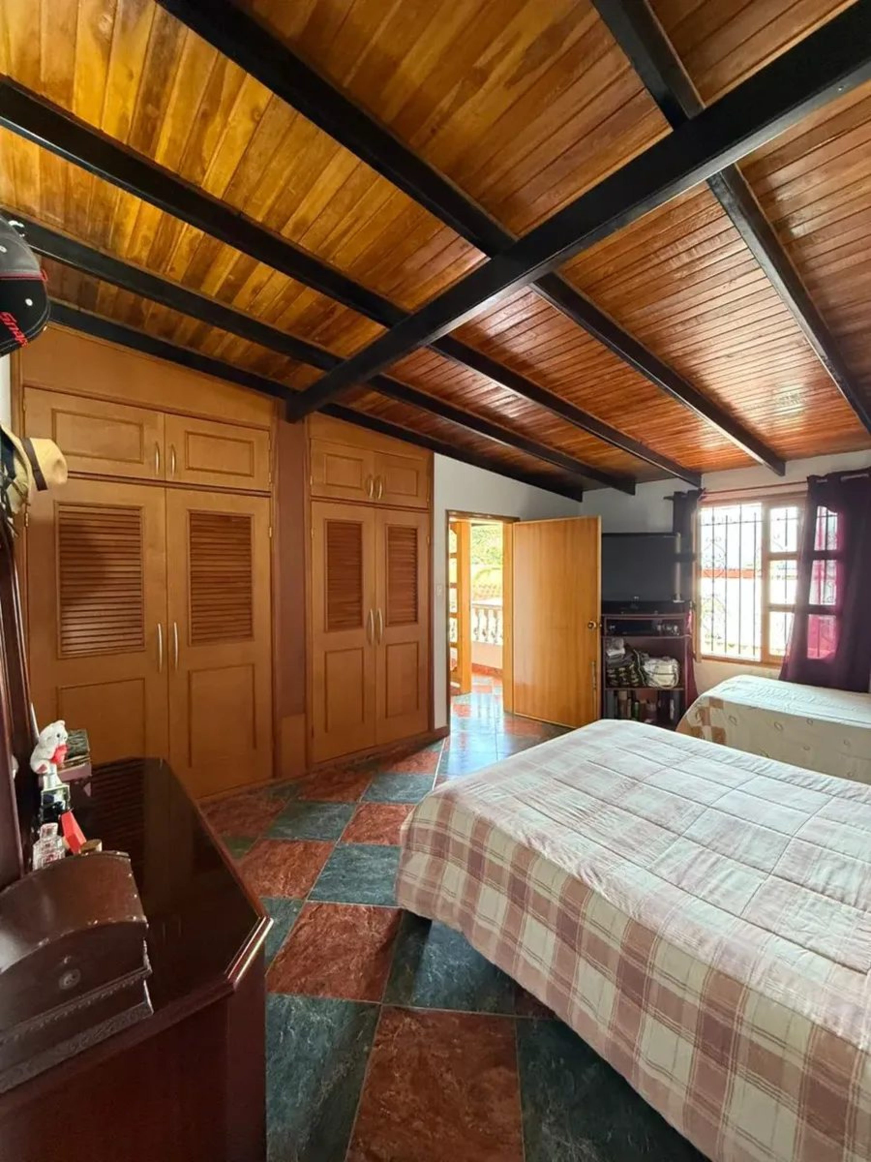Casa de 2 niveles con piscina, en la Av. Los Próceres, Mérida. Venezuela · $ 490.000 · Thays León | Asesora Inmobiliaria 11