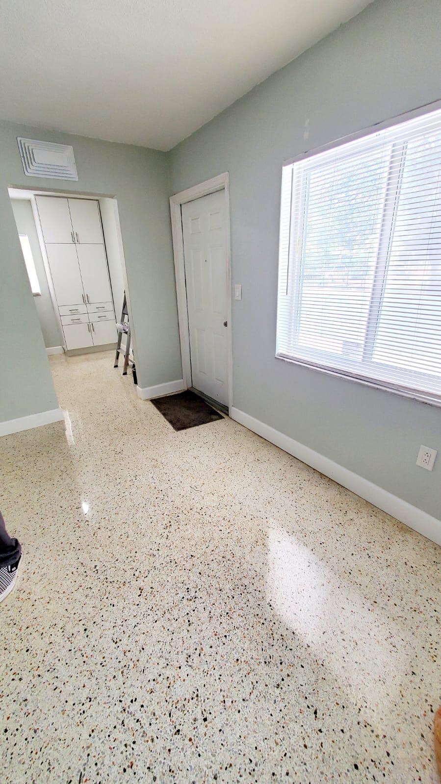 Oportunidad única, Apartamento 2h 1b 1p en La Pequeña Habana · $ 1.975 · Thays León | Asesora Inmobiliaria 21
