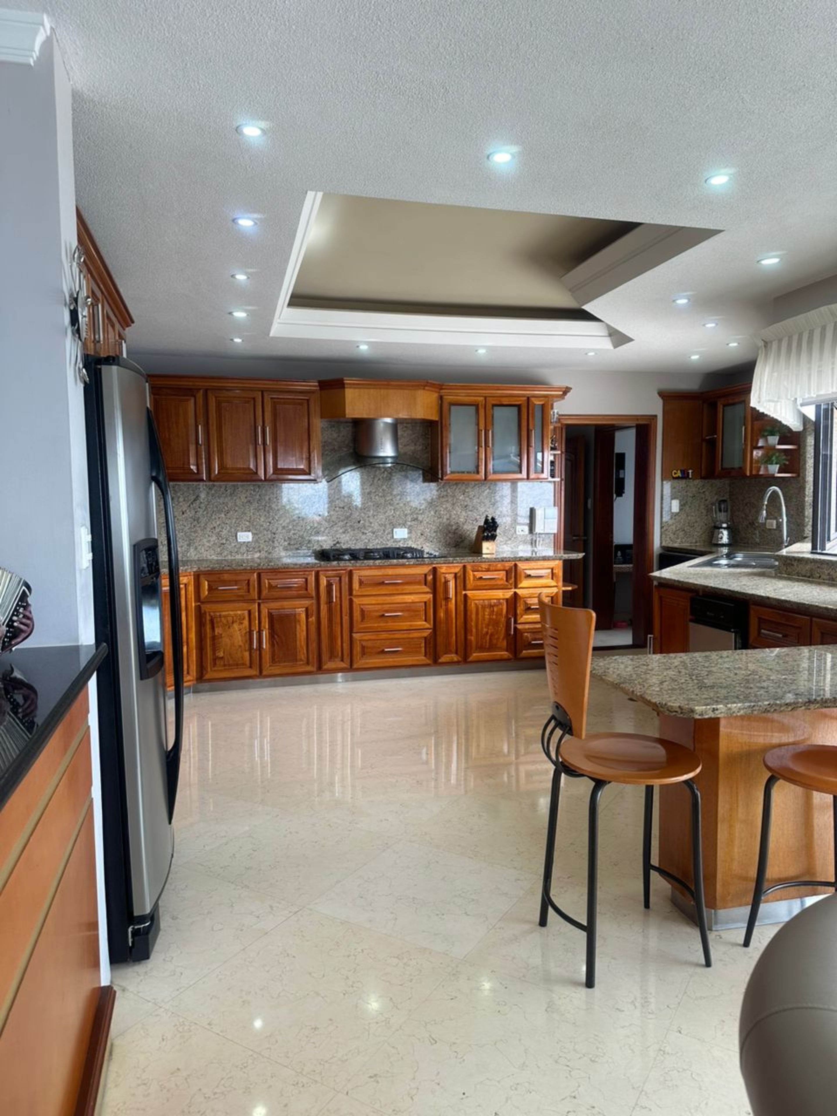 QUINTA  amoblada . 1.200 M2  Terreno, vía JAJÍ,  en la ciudad de Mérida. Venezuela .    (M-651) · $ 300.000 · Thays León  | Asesora Inmobiliaria 10