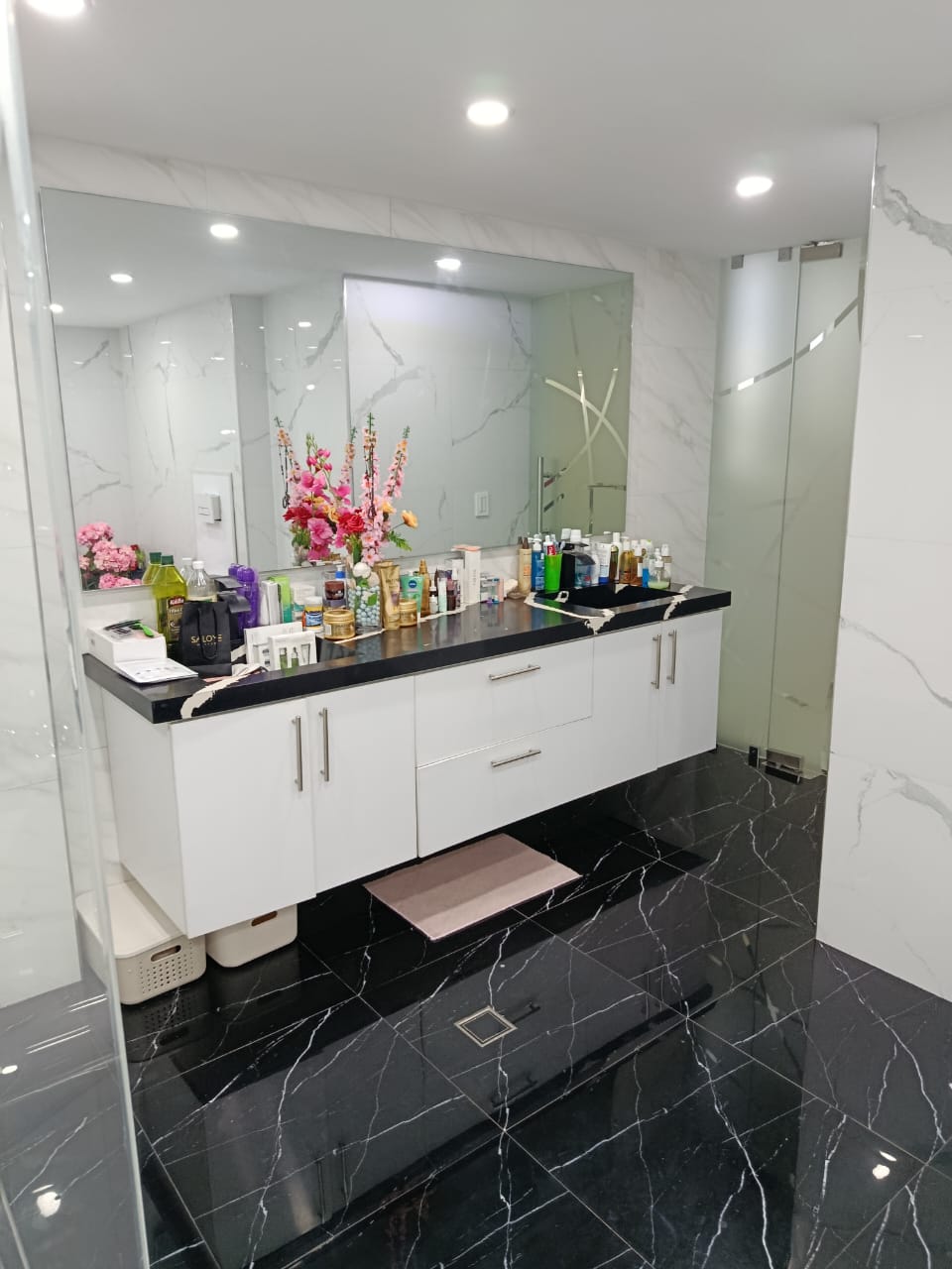 Buenaventura Suites, Penthouse Dúplex  de lujo. Guarenas. Venezuela. · $ 170.000 · Thays León  | Asesora Inmobiliaria 30