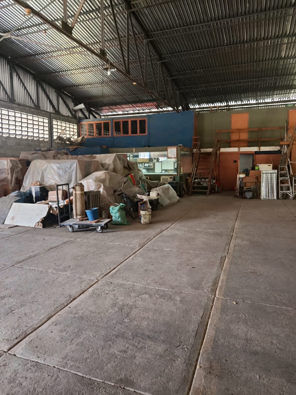Galpón Industrial en Venta en el Marqués Guatire, 1.850 M2 · $ 490.000 · Thays León | Asesora Inmobiliaria 21