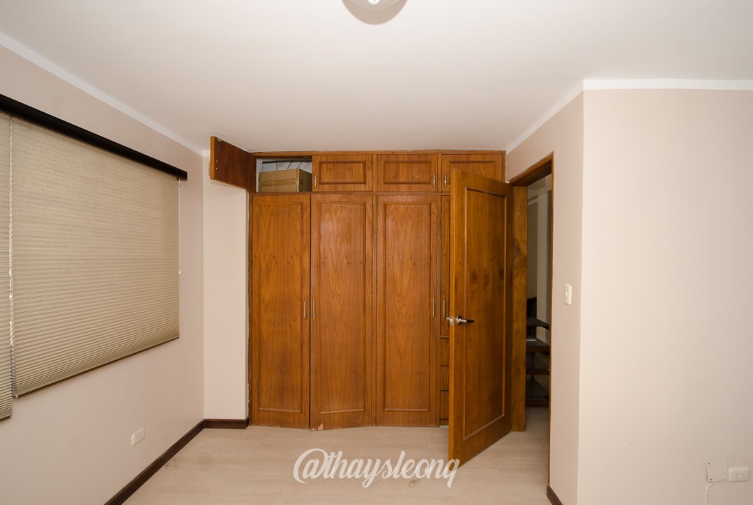 Casa de 4 niveles , con vista al Ávila en Urb. Miranda, Caracas. (Tanque de agua 15mil Ltrs.) · $ 275.000 · Thays León | Asesora Inmobiliaria 22