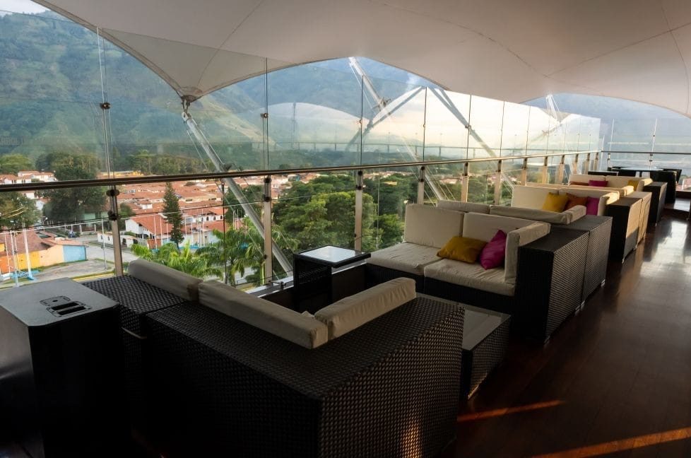 Vendo Exclusivo Restobar en Mérida, Venezuela: Elegancia, Lujo y Confort .100% Operativo. · $ 475.000 · Thays León  | Asesora Inmobiliaria 13