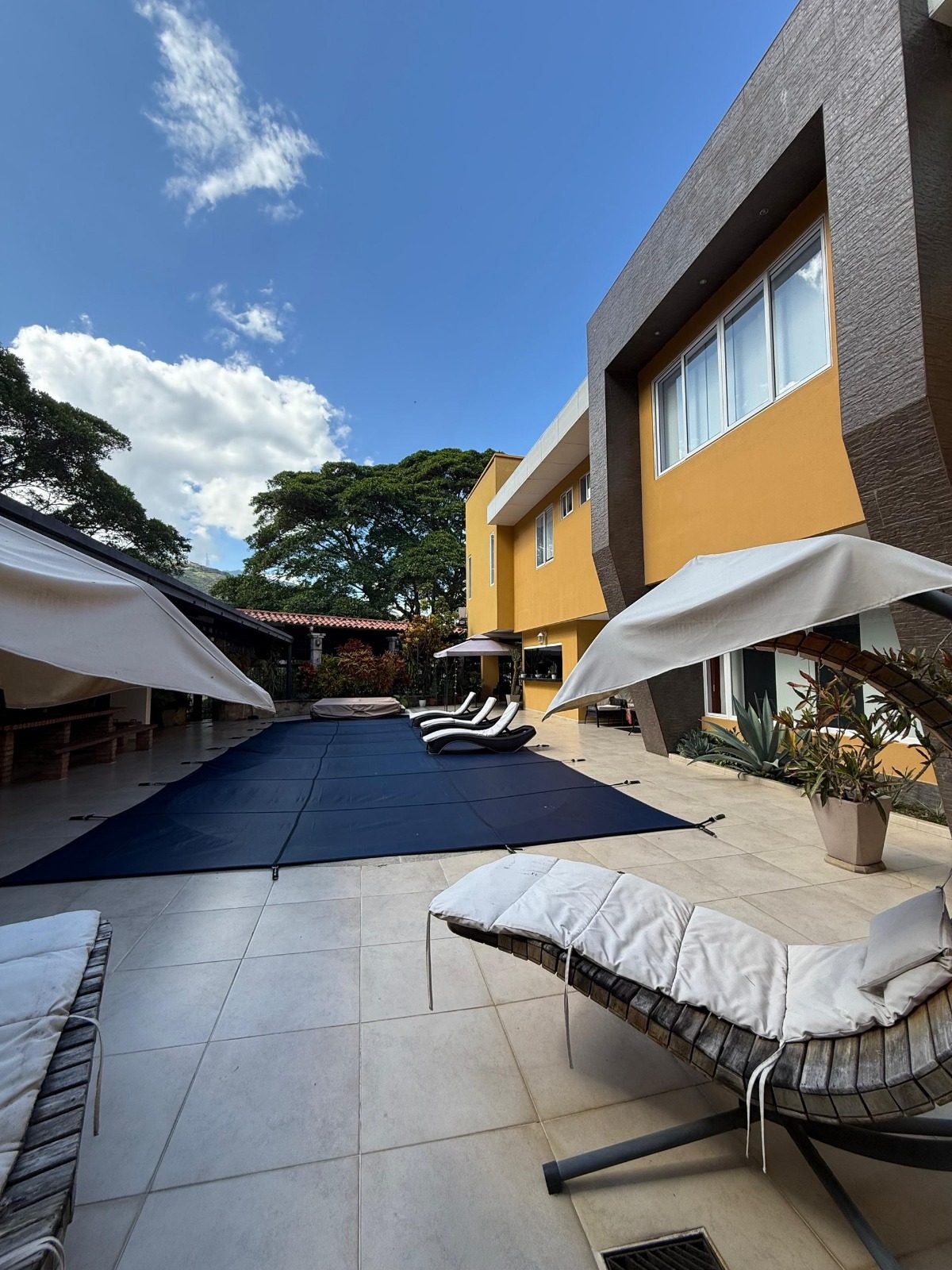 Exclusiva Casa Quinta de Lujo con Cine, Piscina y Gimnasio en Alto Chama, Mérida. Venezuela. M-101 · $ 680.000 · Thays León | Asesora Inmobiliaria 1