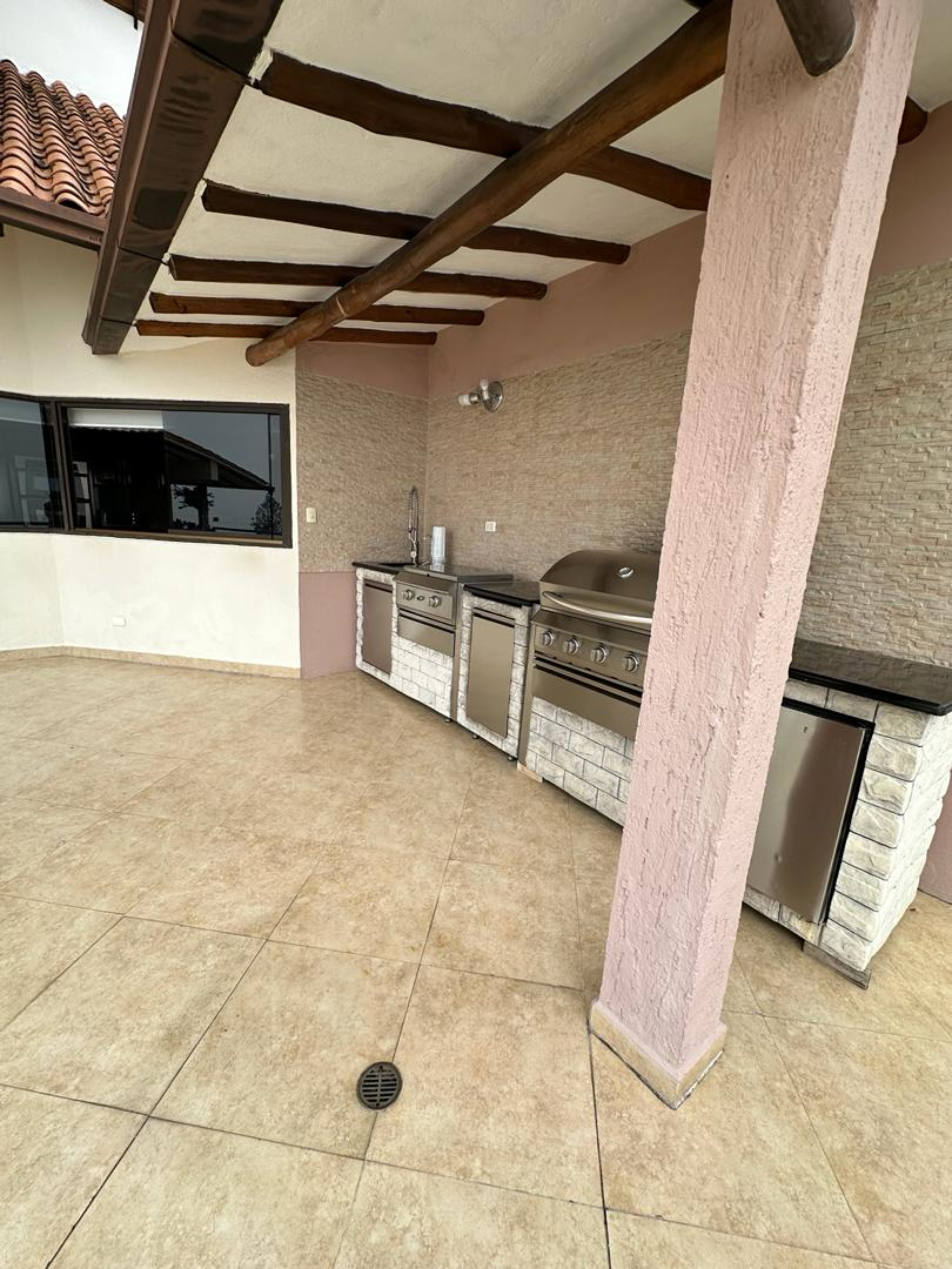QUINTA  amoblada . 1.200 M2  Terreno, vía JAJÍ,  en la ciudad de Mérida. Venezuela .    (M-651) · $ 300.000 · Thays León  | Asesora Inmobiliaria 20