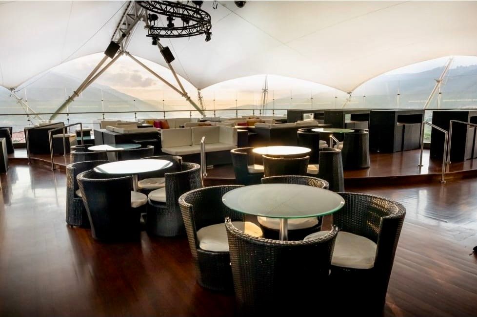 Vendo Exclusivo Restobar en Mérida, Venezuela: Elegancia, Lujo y Confort .100% Operativo. · $ 475.000 · Thays León  | Asesora Inmobiliaria 9
