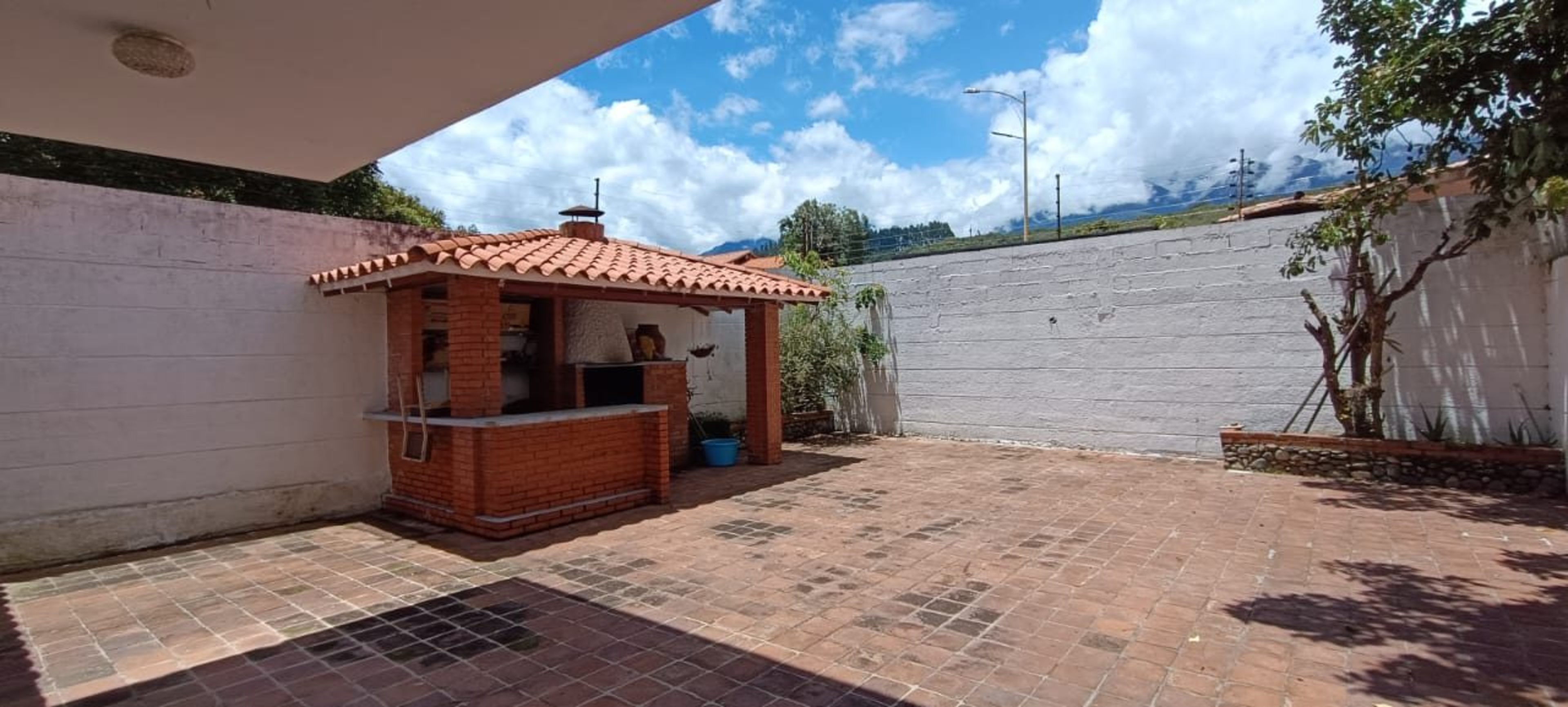 Quinta en Urb. Santa María Sur . de la ciudad de Mérida.   Venezuela   M-723 · $ 160.000 · Thays León  | Asesora Inmobiliaria 12