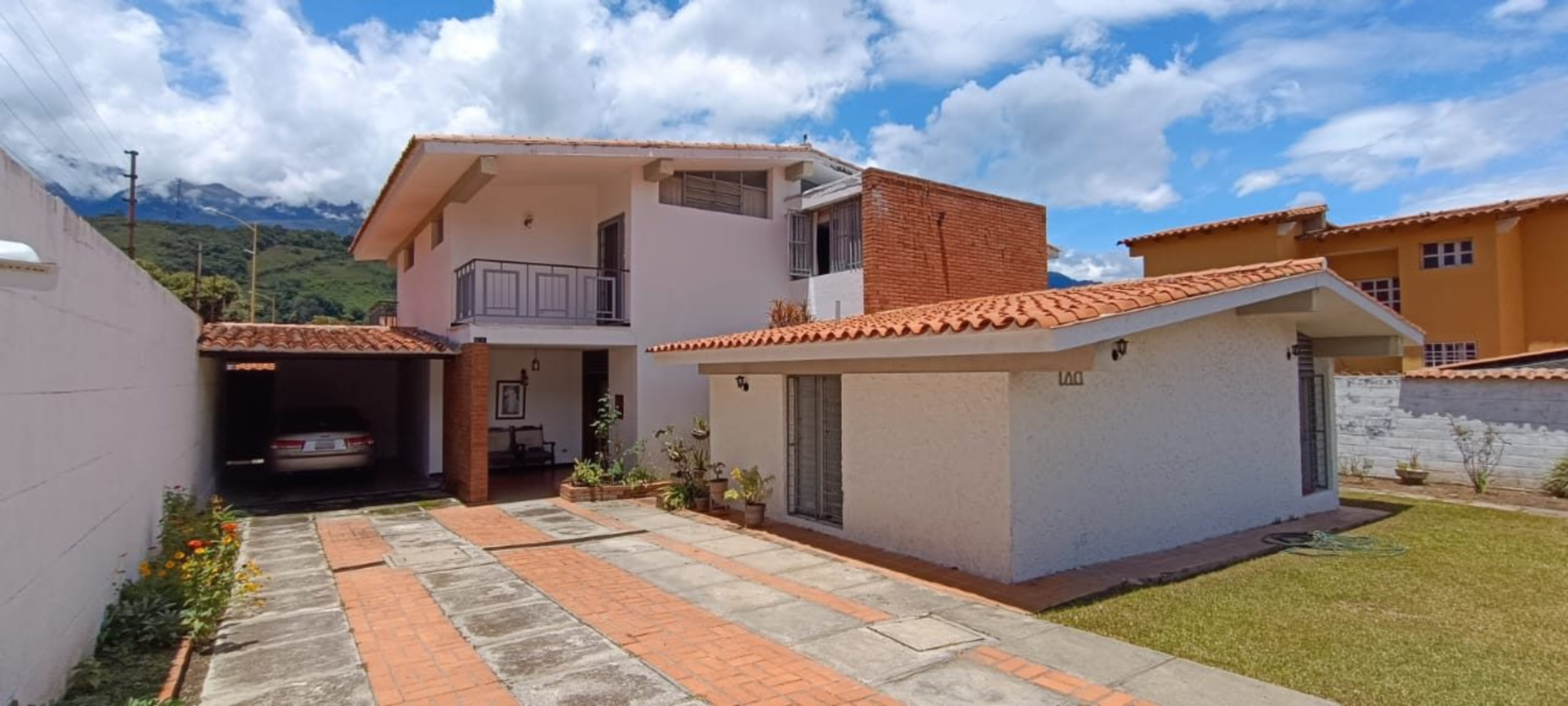 Quinta en Urb. Santa María Sur . de la ciudad de Mérida.   Venezuela   M-723 · $ 160.000 · Thays León  | Asesora Inmobiliaria