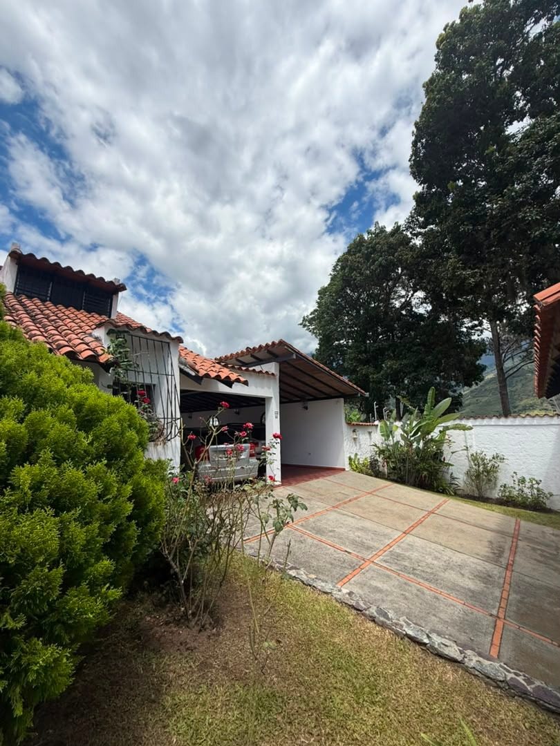 Exclusiva Quinta en Venta | Urb. Las Tapias, Mérida. Vzla. M-80 · $ 165.000 · Thays León | Asesora Inmobiliaria 2