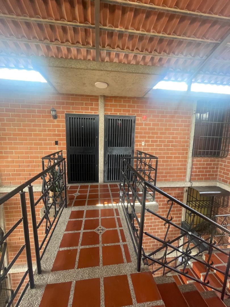Apartamento Parte Baja de Nueva Casarapa. Guarenas .Venezuela    (Y) · $ 42.500 · Thays León  | Asesora Inmobiliaria 13