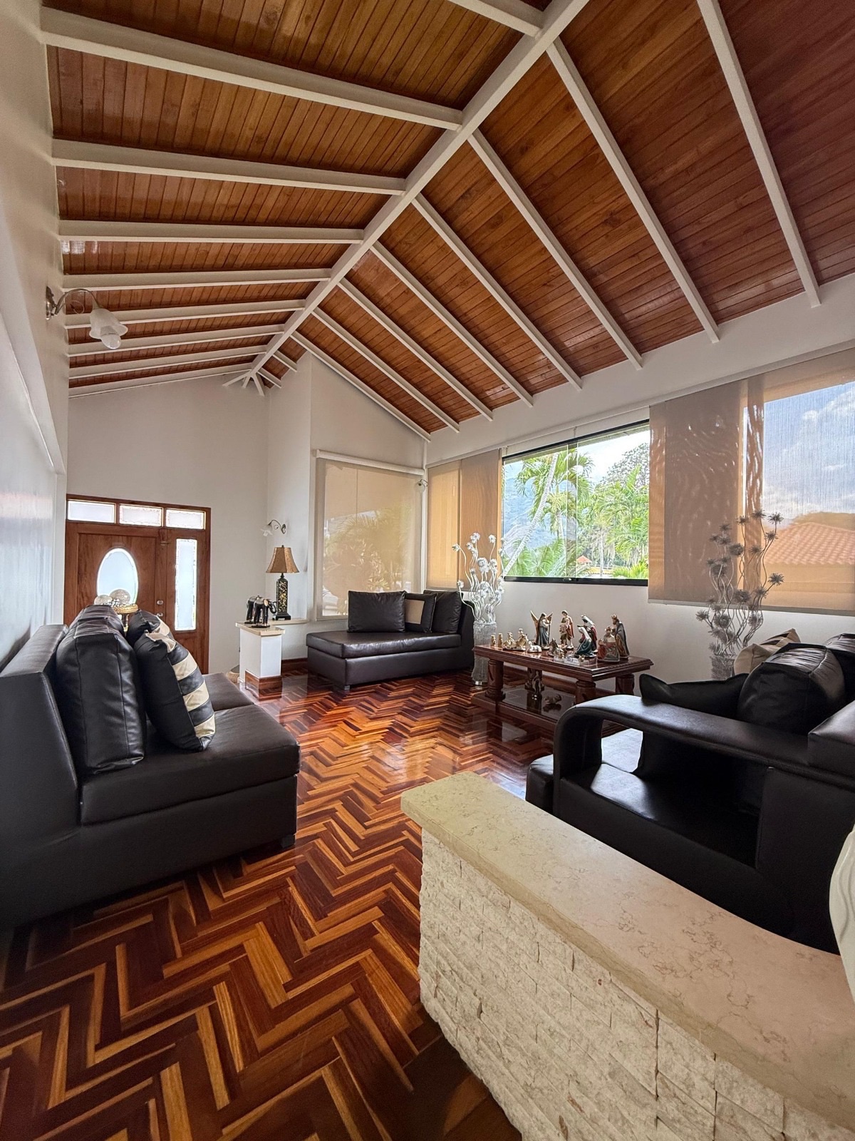 Quinta en Venta Urbanización Zumba .Mérida Vzla. | Thays León en Mérida, Venezuela - $ 350.000 19