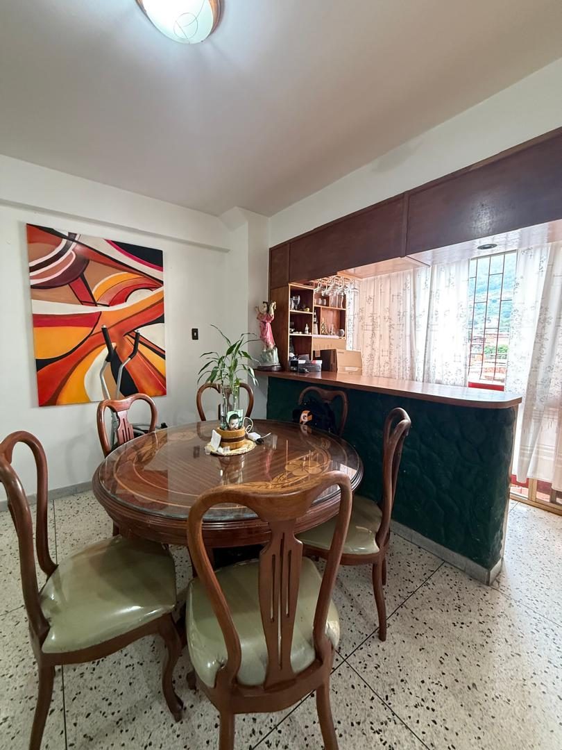 Apartamento con Gran Potencial en Venta | Av. Las Américas, Mérida, Venezuela. M.132 · $ 65.000 · Thays León  | Asesora Inmobiliaria 2
