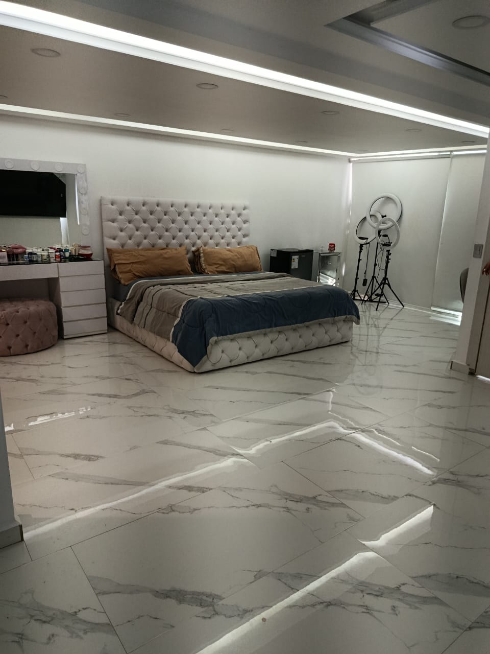 Buenaventura Suites, Penthouse Dúplex  de lujo. Guarenas. Venezuela. · $ 170.000 · Thays León  | Asesora Inmobiliaria 26