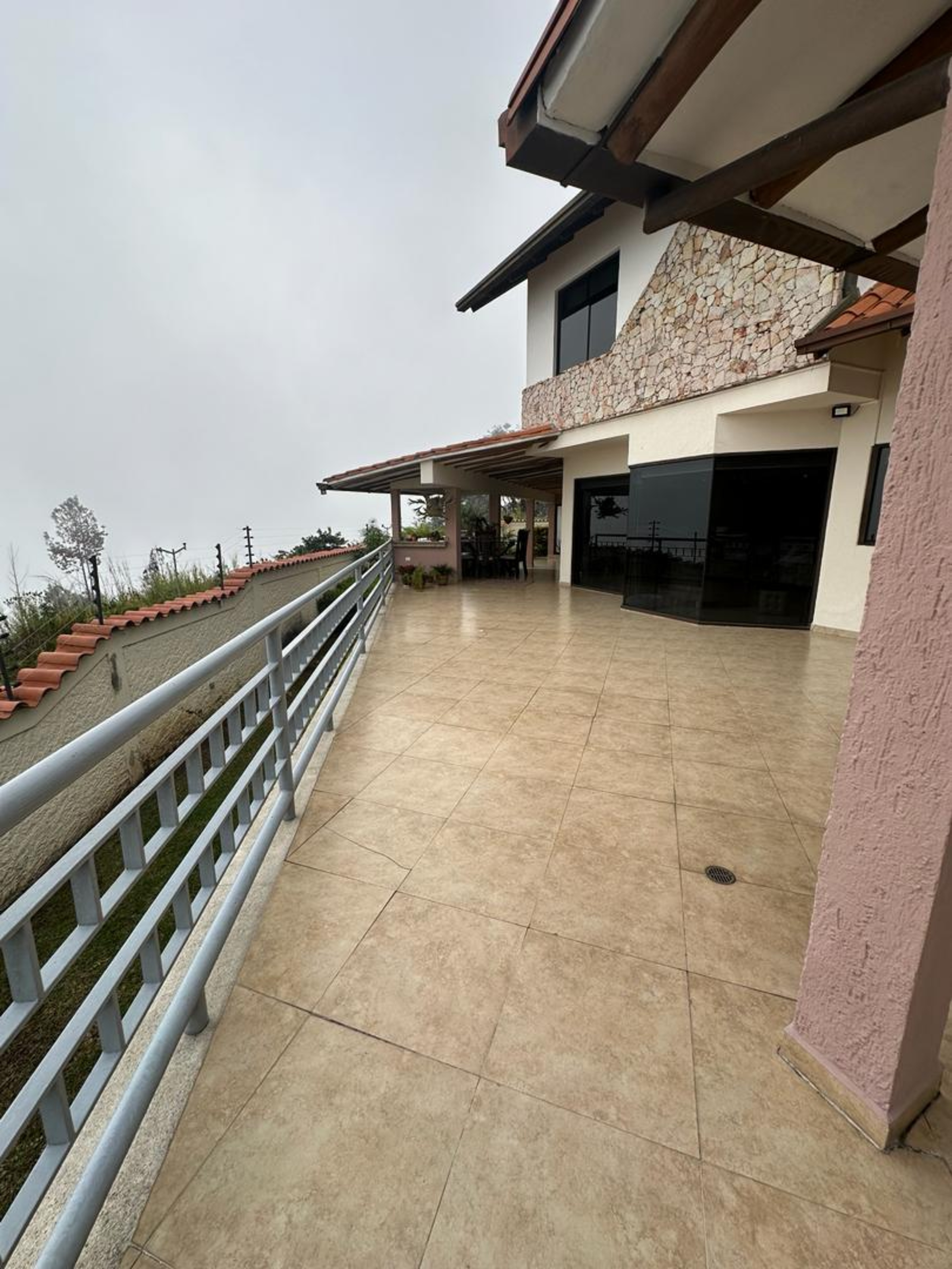 QUINTA  amoblada . 1.200 M2  Terreno, vía JAJÍ,  en la ciudad de Mérida. Venezuela .    (M-651) · $ 300.000 · Thays León  | Asesora Inmobiliaria