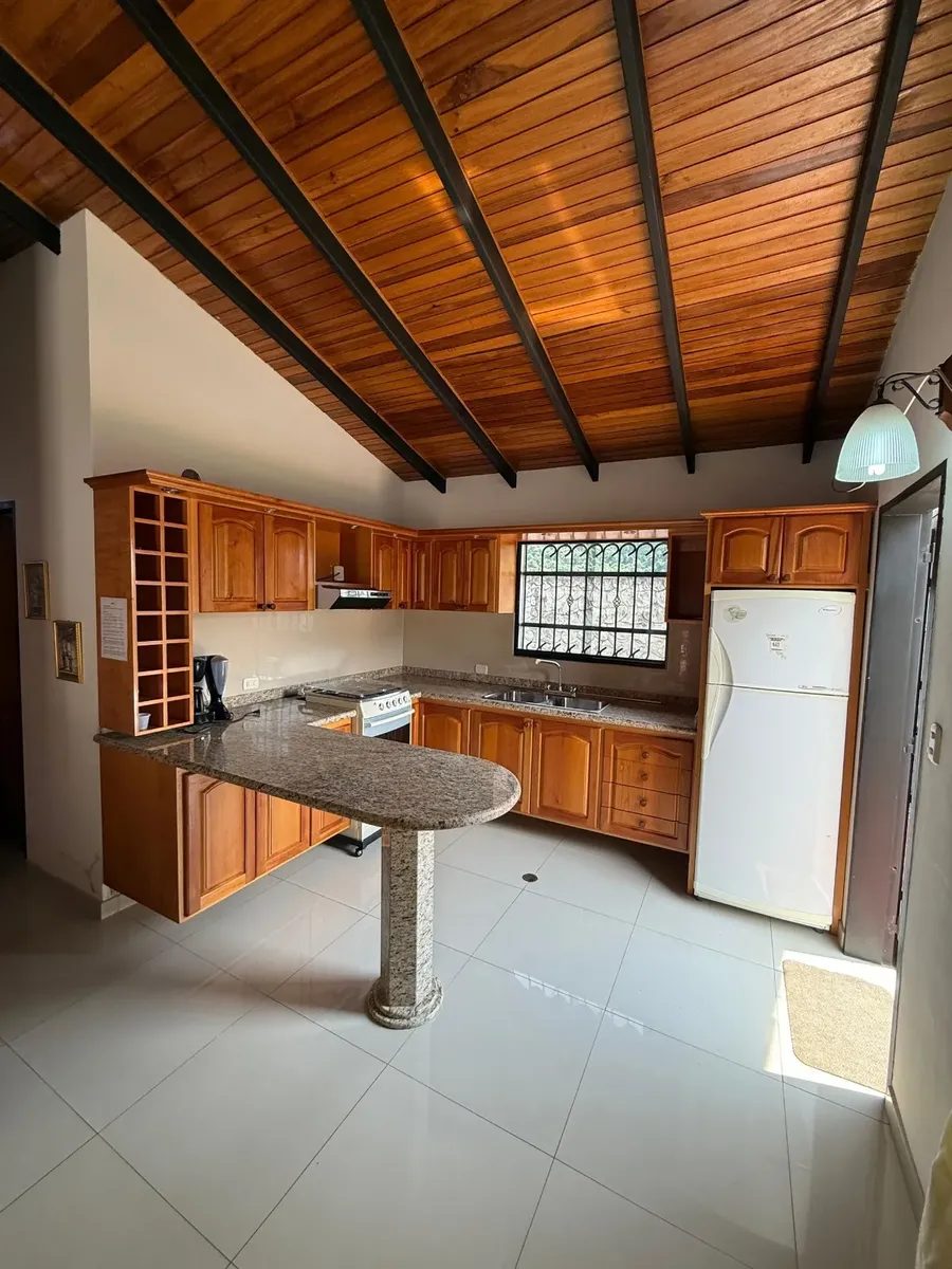 Casa en Los LLanitos de Tabay. 3h.2b.2p. Mérida. Vzla. M-6-26 · $ 55.000 · Thays León | Asesora Inmobiliaria 2