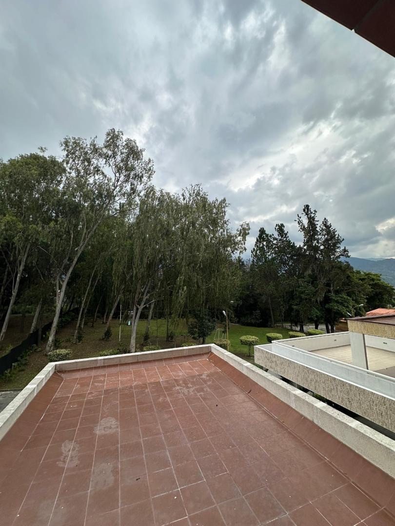 Apartamento en Residencias Vista Real . Av. Las Américas. Mérida, Venezuela. · $ 200.000 · Thays León  | Asesora Inmobiliaria 24