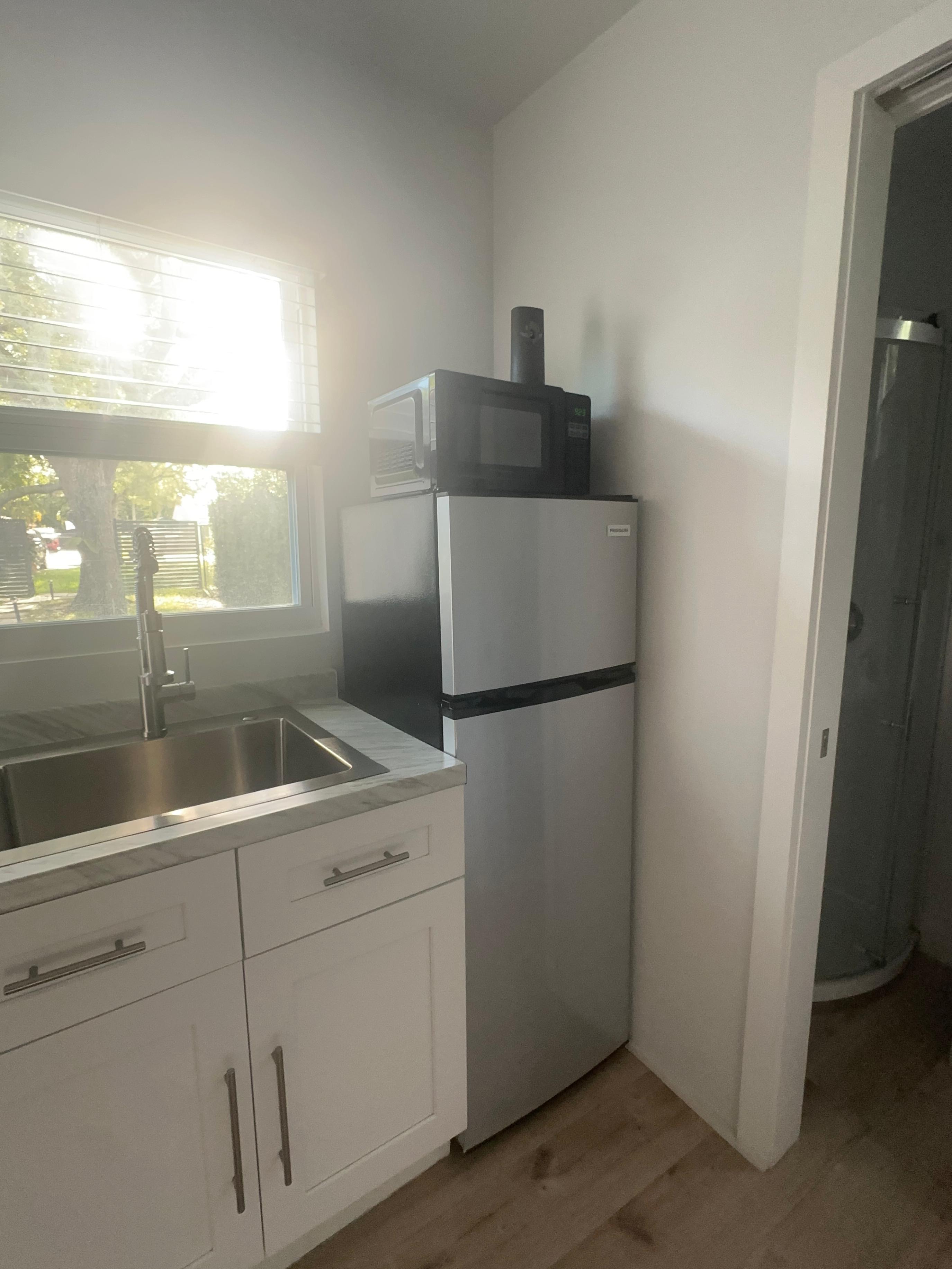 Rento Estudio  con excelente ubicación en Miami   $1.550 · $ 1.550 · Thays León  | Asesora Inmobiliaria 3