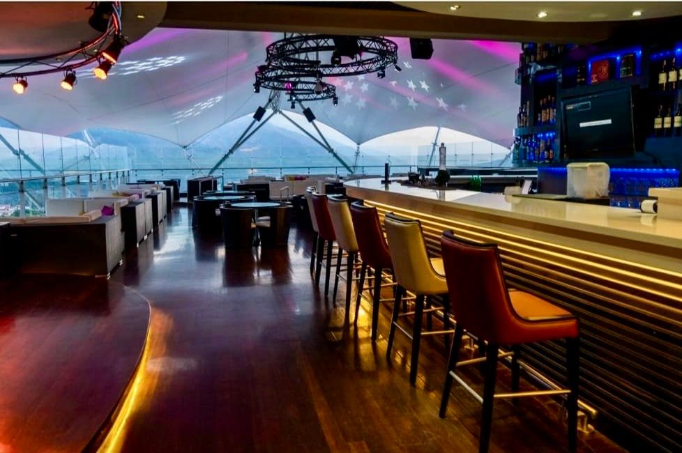 Vendo Exclusivo Restobar en Mérida, Venezuela: Elegancia, Lujo y Confort .100% Operativo. · $ 475.000 · Thays León  | Asesora Inmobiliaria 7