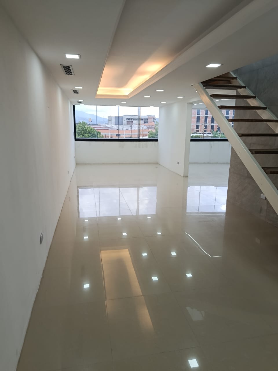 Buenaventura Suites/ Penthouse a estrenar. Guarenas. Venezuela. · $ 140.000 · Thays León | Asesora Inmobiliaria 1