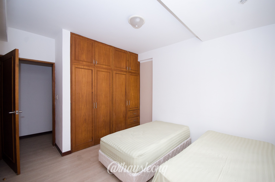 Casa de 4 niveles , con vista al Ávila en Urb. Miranda, Caracas. (Tanque de agua 15mil Ltrs.) · $ 275.000 · Thays León | Asesora Inmobiliaria 24