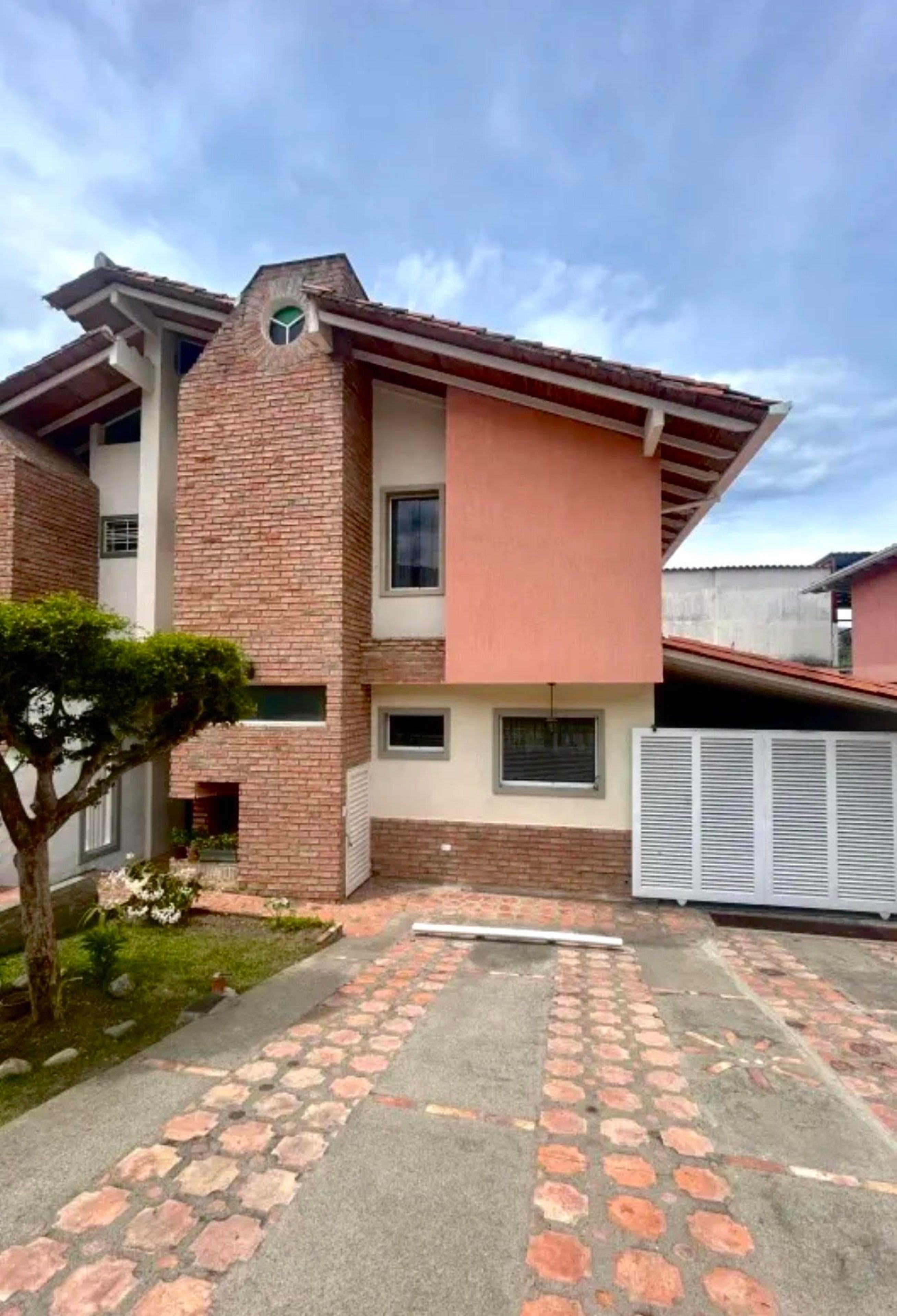 Townhouse en la Pedregosa Baja, Mérida , Venezuela M.5-40 · $ 130.000 · Thays León | Asesora Inmobiliaria 1