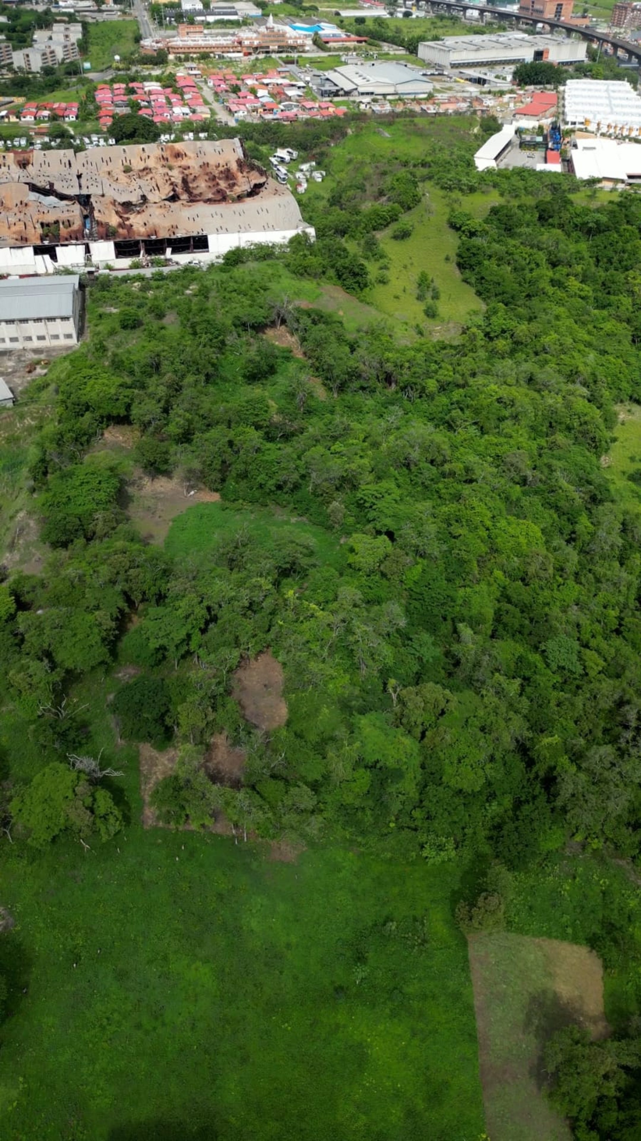 Terreno Top en Guarenas frente a Makro y Farmatodo. (M2: 53..351 ) Venezuela. · $ 2.000.000 · Thays León  | Asesora Inmobiliaria 15