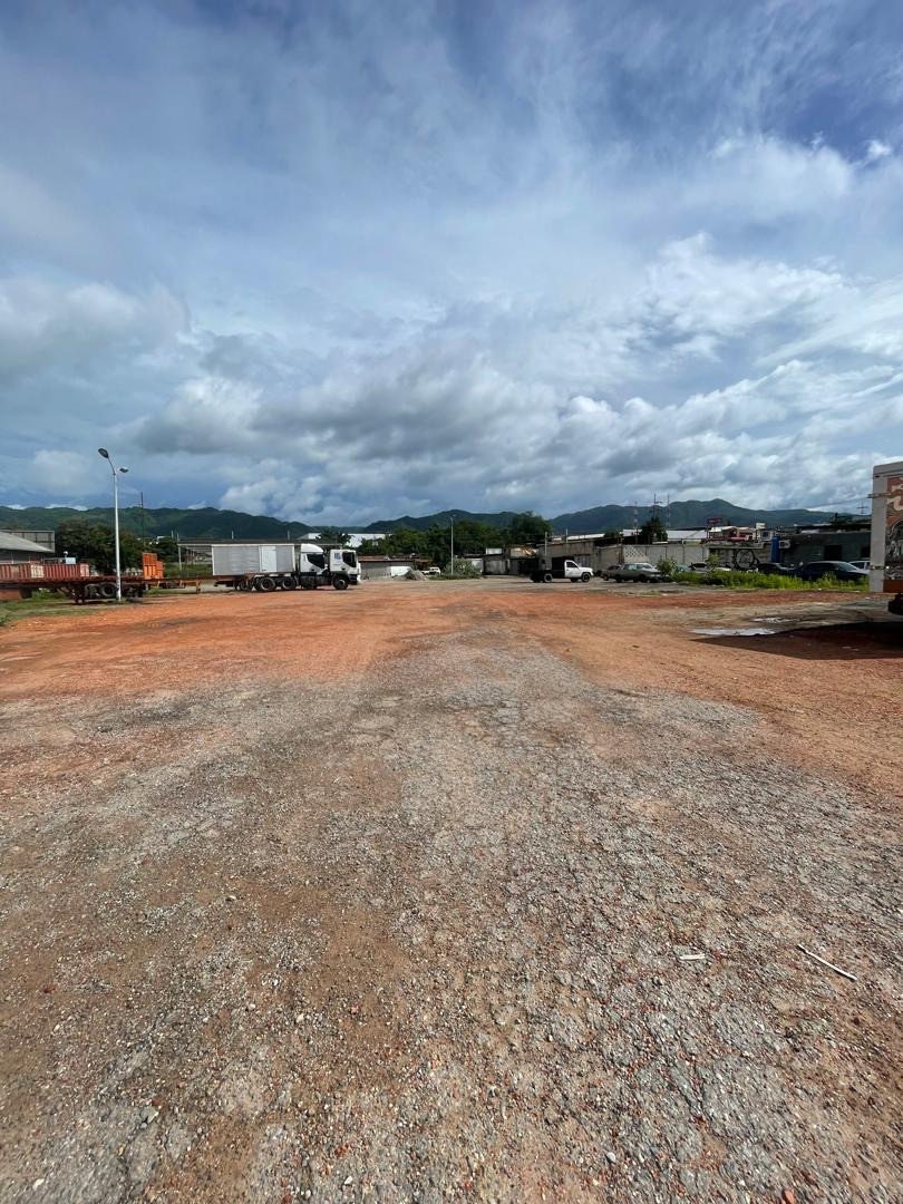 Terreno Top en Guatire. Venezuela. Uso Comercial/Industrial (Y) · $ 195.000 · Thays León | Asesora Inmobiliaria 2