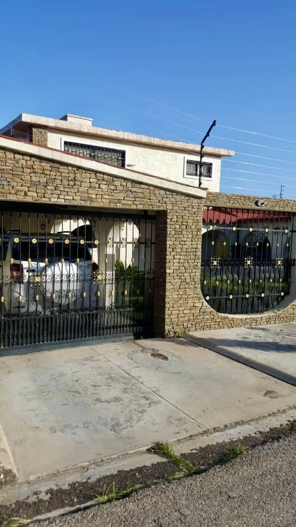 Casa Quinta con piscina en Pampatar Isla de Margarita. Venezuela. · $ 212.000 · Thays León | Asesora Inmobiliaria 1