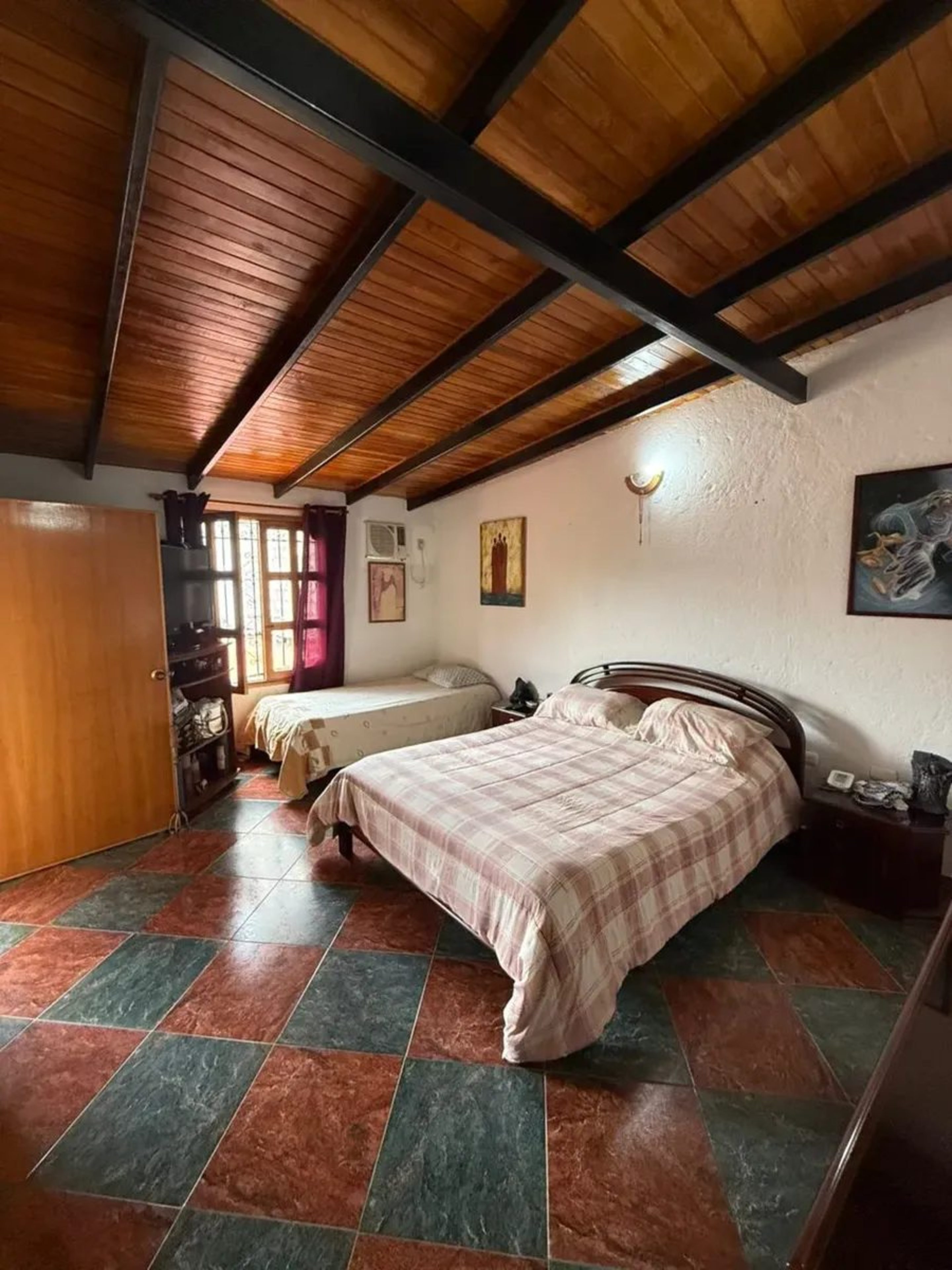 Casa de 2 niveles con piscina, en la Av. Los Próceres, Mérida. Venezuela · $ 490.000 · Thays León | Asesora Inmobiliaria 14
