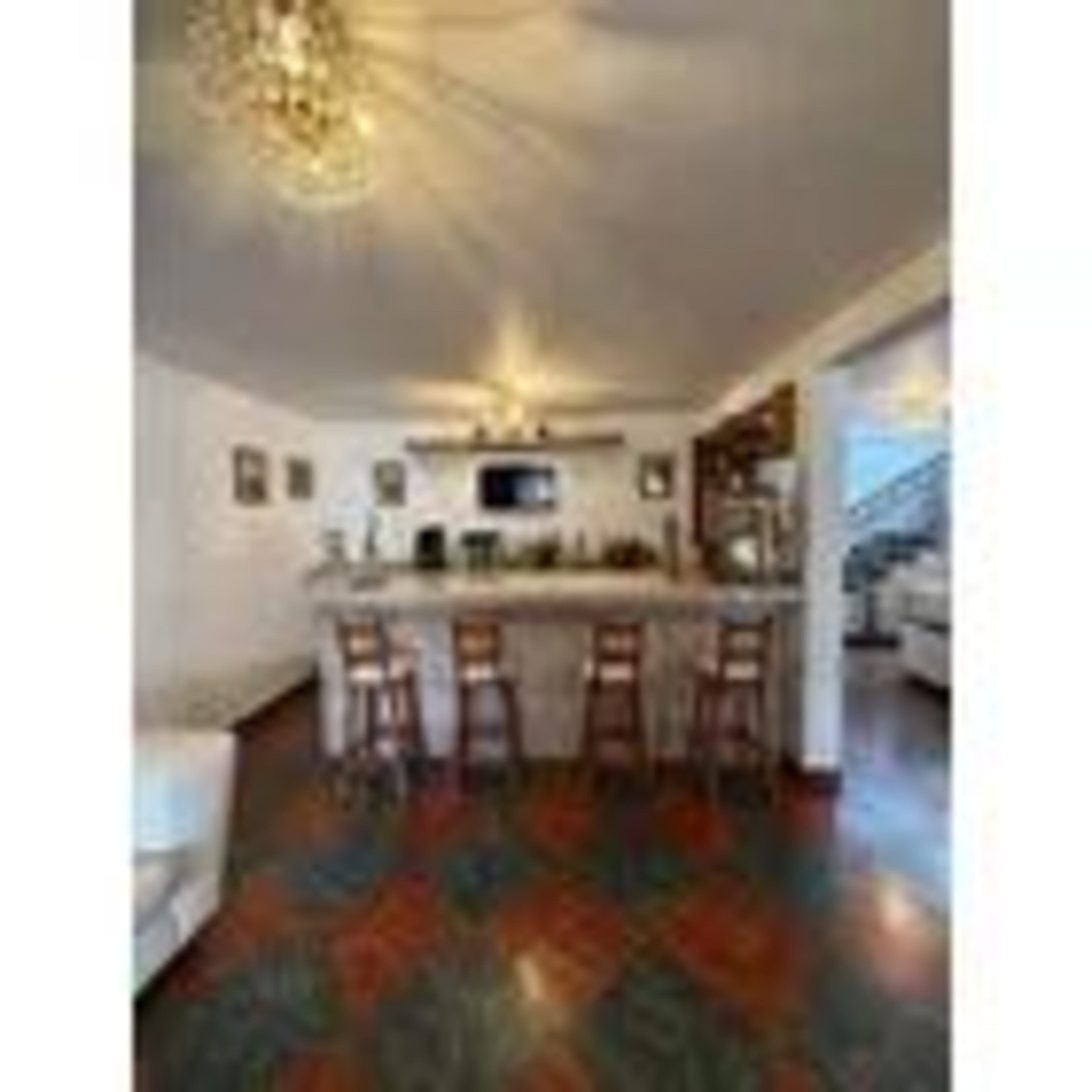 Casa de 2 niveles con piscina, en la Av. Los Próceres, Mérida. Venezuela · $ 490.000 · Thays León | Asesora Inmobiliaria 10