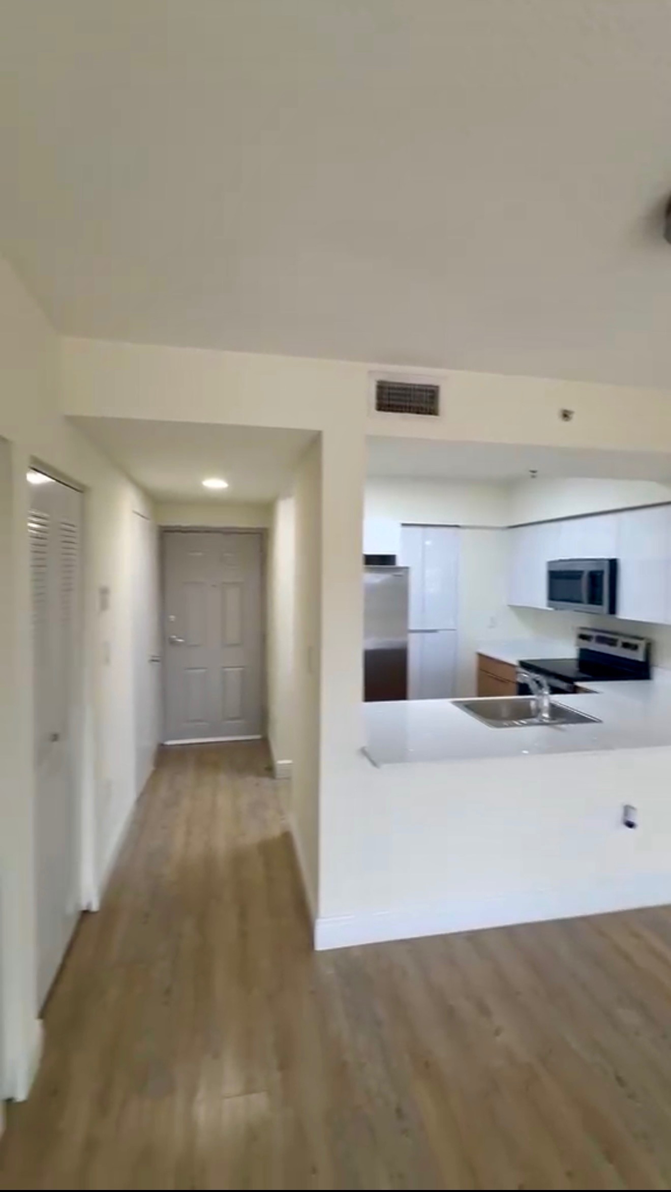 Renta Especial .:$2.100 Apto. 1h, 1.5 b 1p.   Miami. · $ 2.171 · Thays León  | Asesora Inmobiliaria 6
