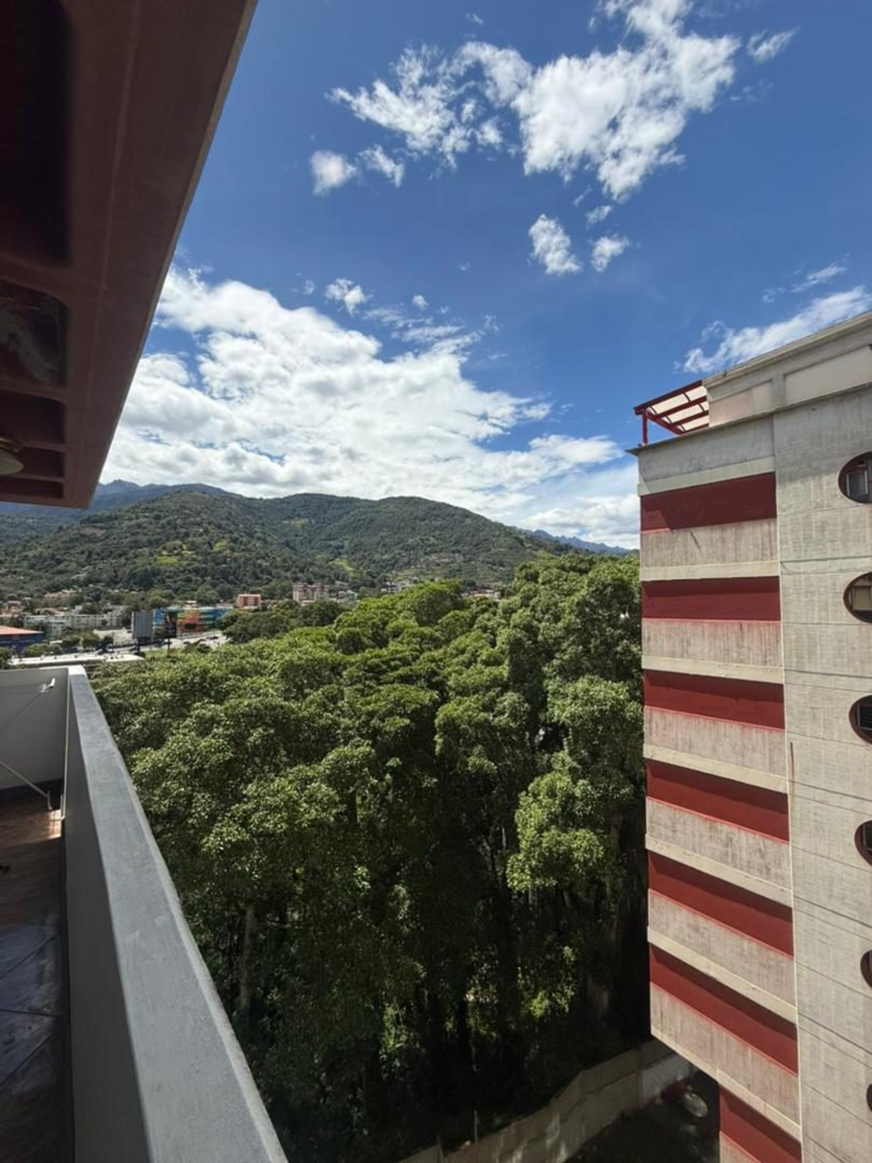 Apartamento. Conjunto Residencial La Florida. Mérida. Venezuela · $ 140.000 · Thays León  | Asesora Inmobiliaria 13