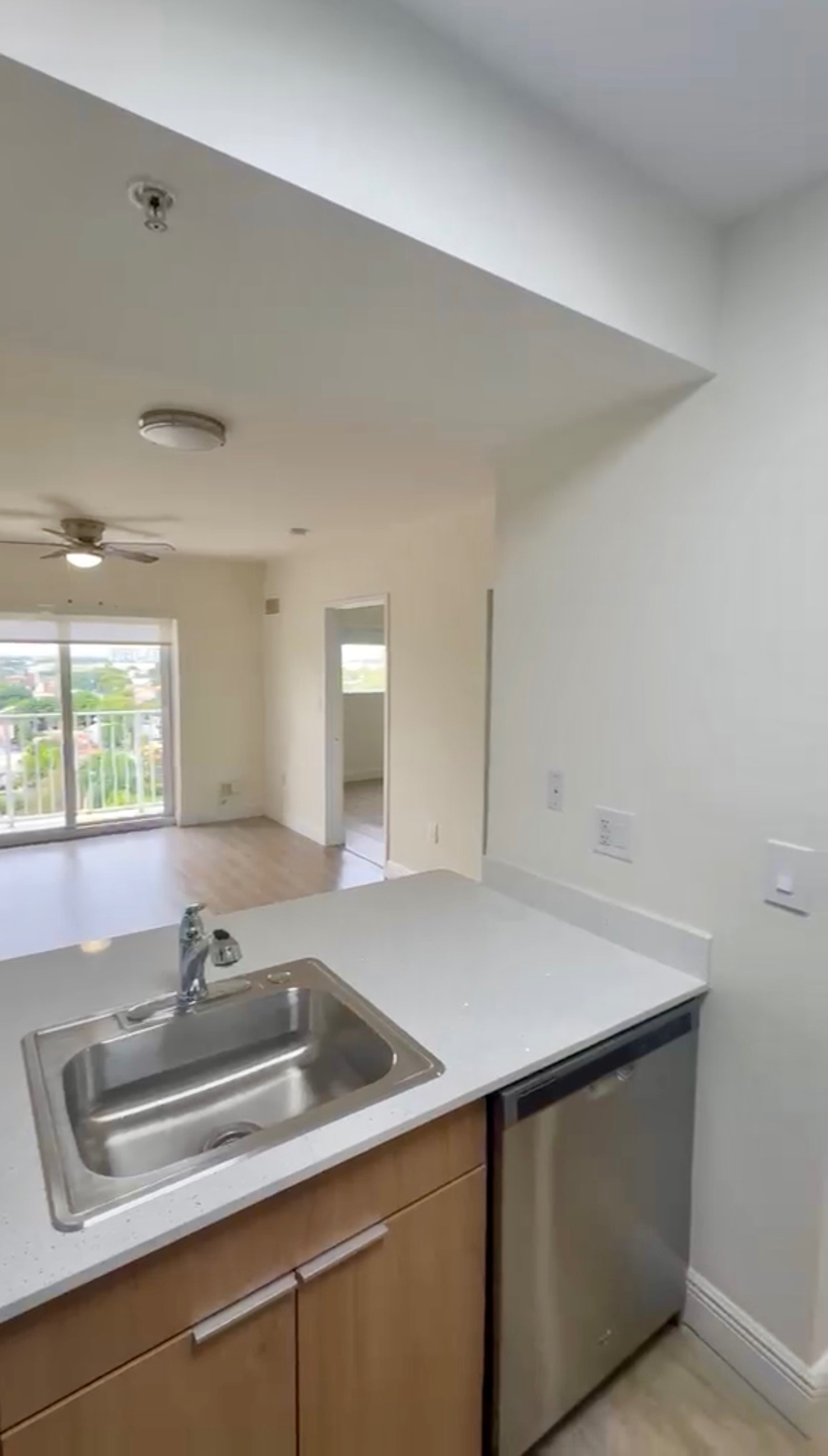 Renta Especial .:$2.100 Apto. 1h, 1.5 b 1p.   Miami. · $ 2.171 · Thays León  | Asesora Inmobiliaria 3