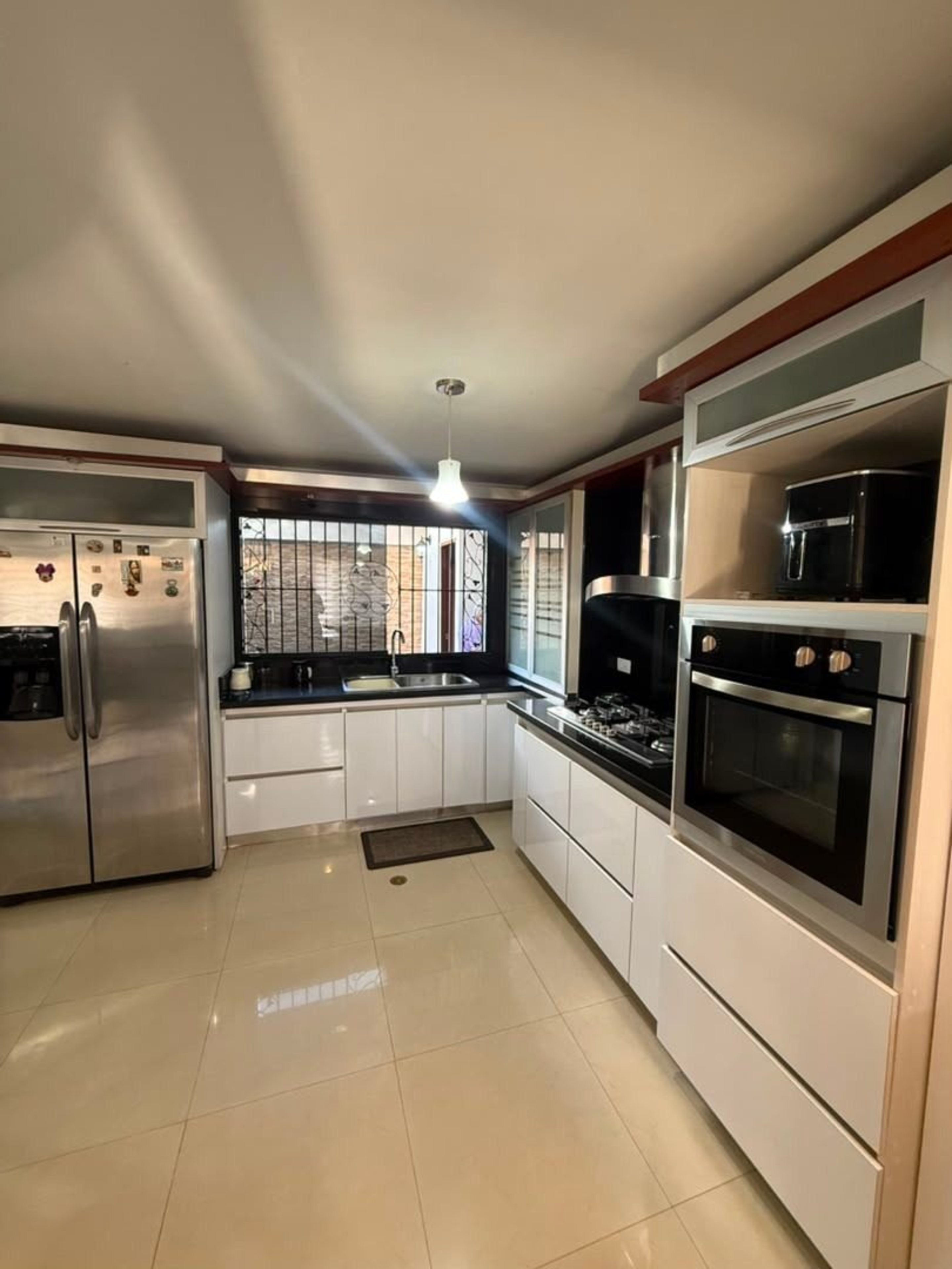 Exclusivo Townhouse con vista a la Sierra Nevada. La Pedregosa Media. Mérida Venezuela (M-111) · $ 115.000 · Thays León | Asesora Inmobiliaria 2