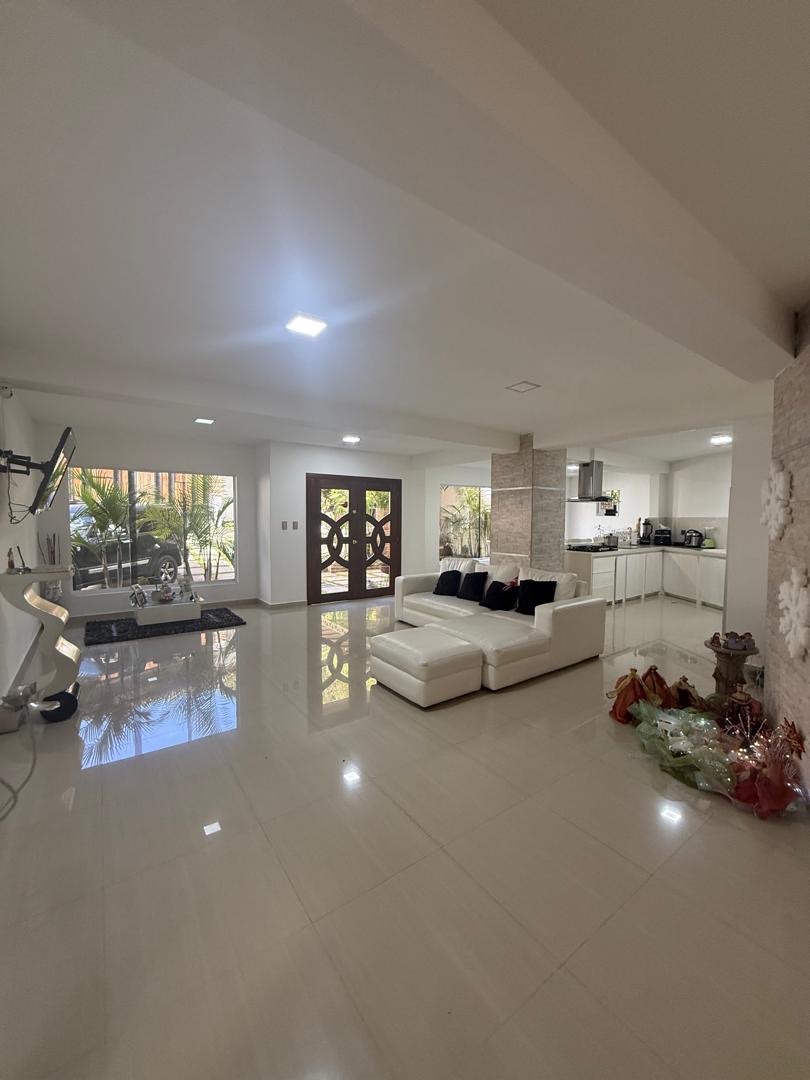Exclusivo y moderno  Townhouse en La Pedregosa Alta, Mérida. en Mérida, Venezuela - $ 110.000 2