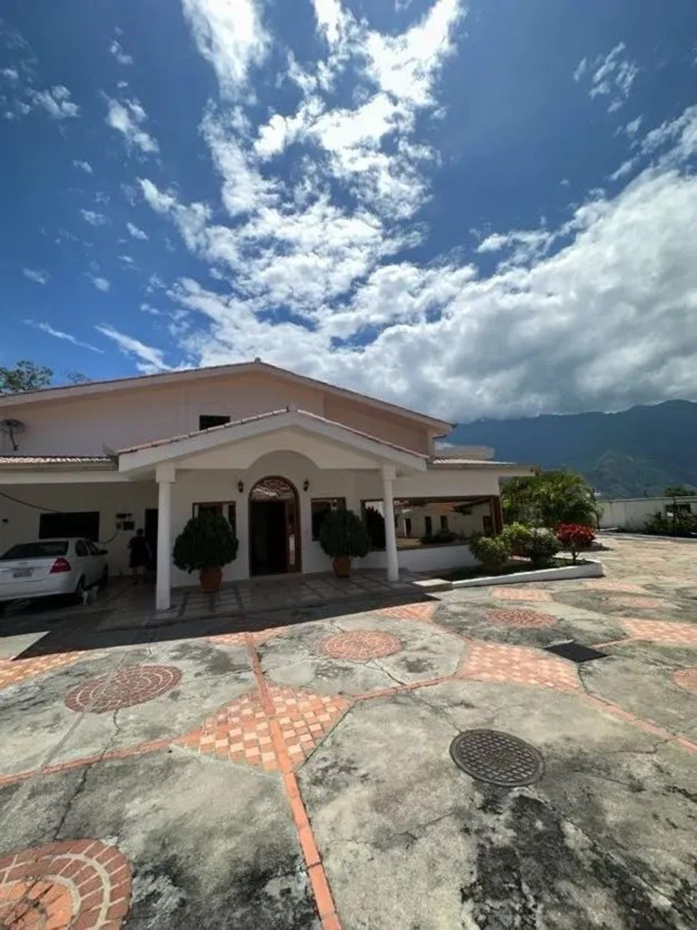 Oportunidad Única, 3 casas independientes en una misma propiedad en La Pedregosa Baja, Mérida. Venezuela · $ 1.350.000 · Thays León | Asesora Inmobiliaria 22